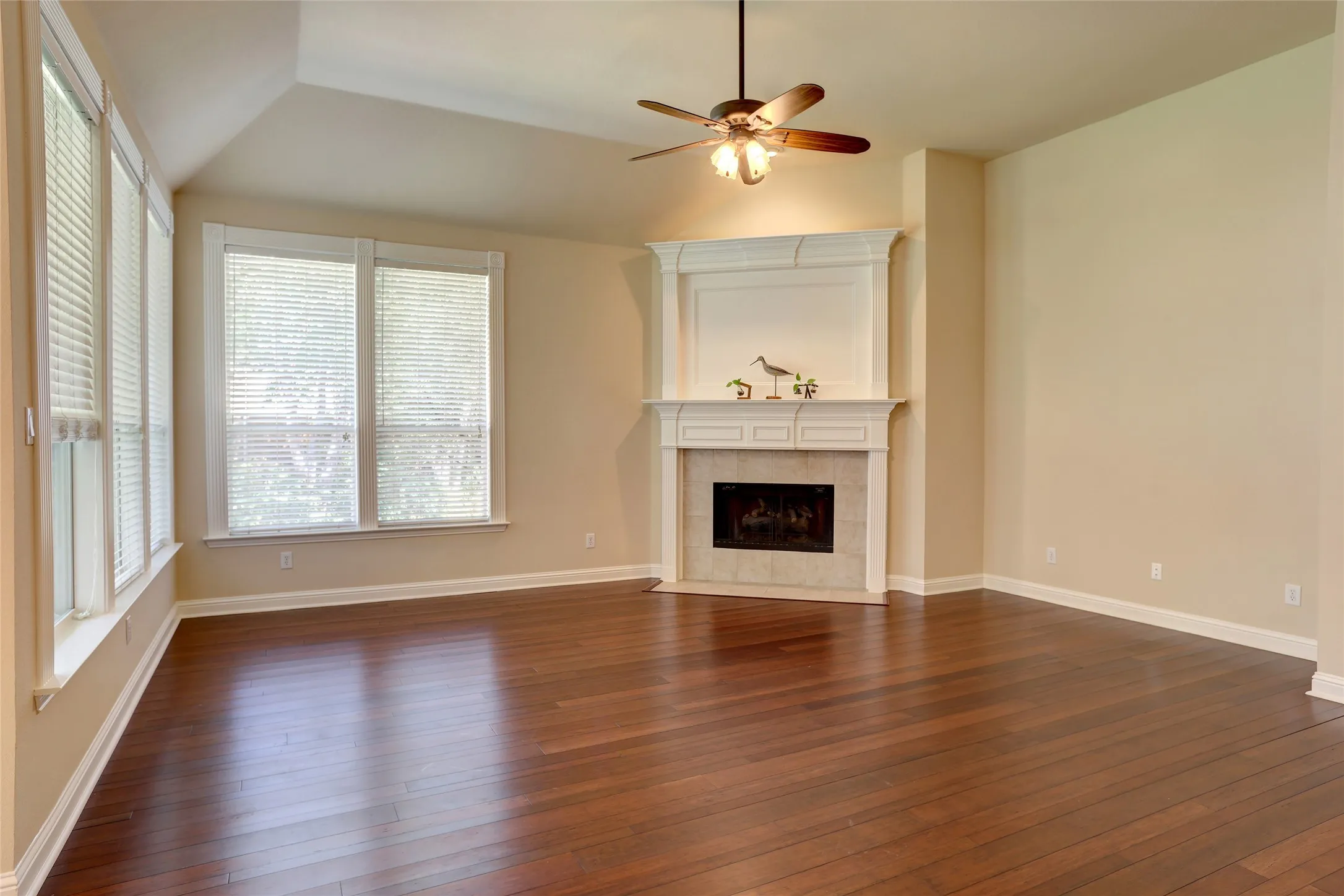 Single Family Residence For Sale in Collin County , 3605 Smoothstone Drive, Plano, Texas 75074, 4 Bedroom, 3 Bathroom, 3 Garage spaces, 3,513 Sqft, built in 2000, mls#21376060, Real Estate Agent in Plano, Homes For Sale in Collin county, Homes For Sale in Plano, Realtor in Plano Texas, Real Estate Brokerage Independent Realty Texas, Luminita Cordes Realtor