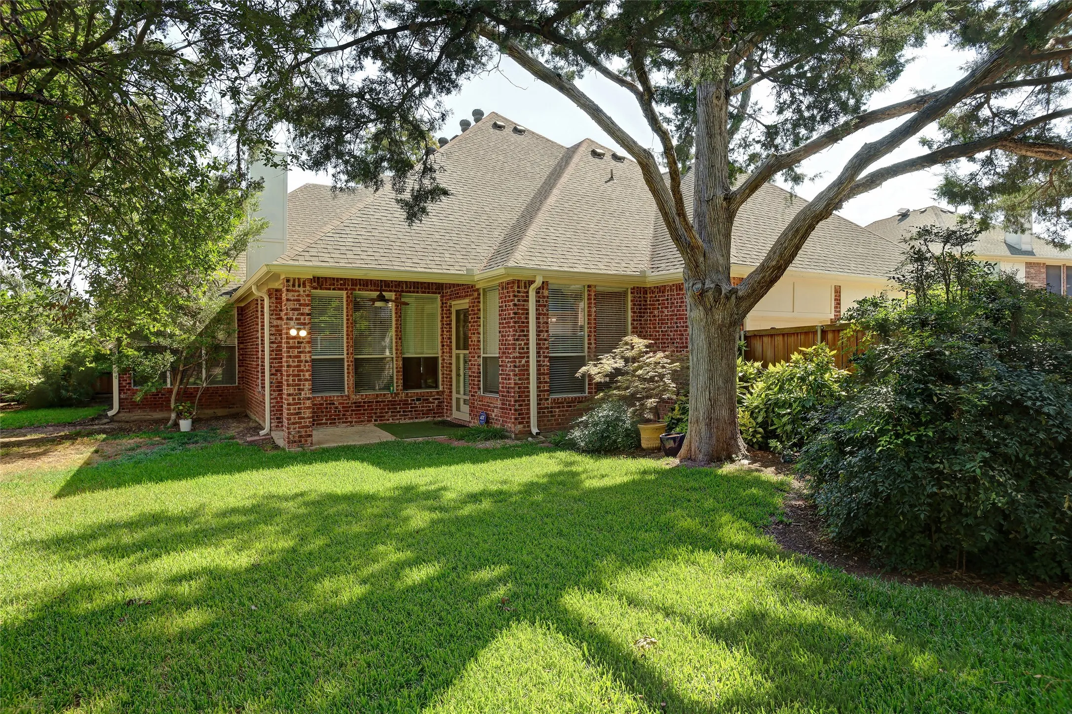 Single Family Residence For Sale in Collin County , 3605 Smoothstone Drive, Plano, Texas 75074, 4 Bedroom, 3 Bathroom, 3 Garage spaces, 3,513 Sqft, built in 2000, mls#21376060, Real Estate Agent in Plano, Homes For Sale in Collin county, Homes For Sale in Plano, Realtor in Plano Texas, Real Estate Brokerage Independent Realty Texas, Luminita Cordes Realtor