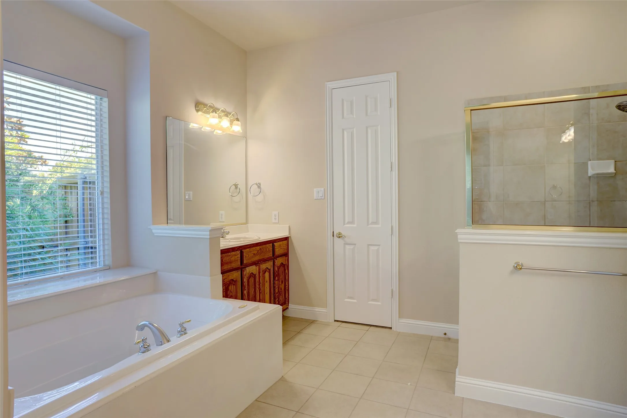 Single Family Residence For Sale in Collin County , 3605 Smoothstone Drive, Plano, Texas 75074, 4 Bedroom, 3 Bathroom, 3 Garage spaces, 3,513 Sqft, built in 2000, mls#21376060, Real Estate Agent in Plano, Homes For Sale in Collin county, Homes For Sale in Plano, Realtor in Plano Texas, Real Estate Brokerage Independent Realty Texas, Luminita Cordes Realtor