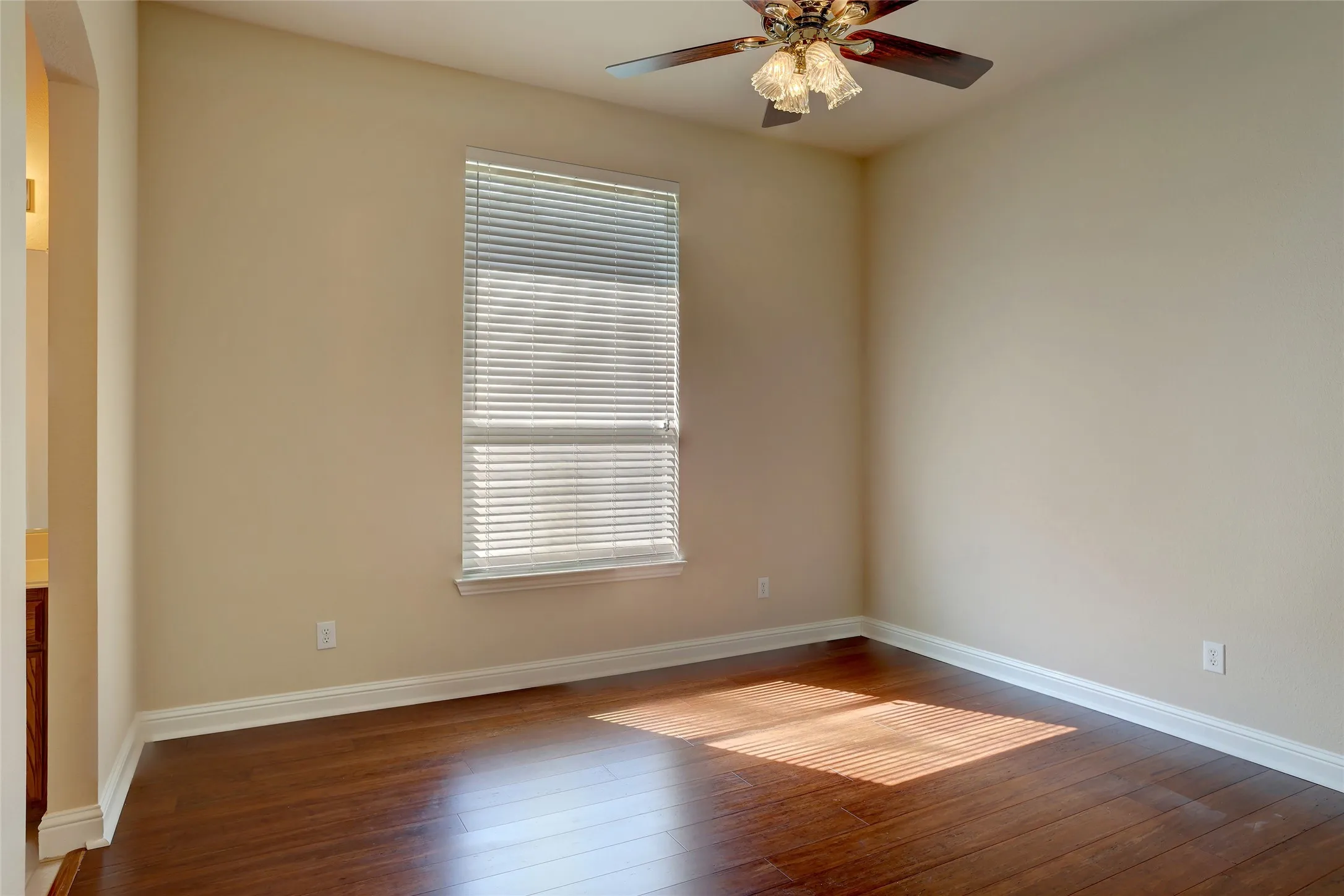 Single Family Residence For Sale in Collin County , 3605 Smoothstone Drive, Plano, Texas 75074, 4 Bedroom, 3 Bathroom, 3 Garage spaces, 3,513 Sqft, built in 2000, mls#21376060, Real Estate Agent in Plano, Homes For Sale in Collin county, Homes For Sale in Plano, Realtor in Plano Texas, Real Estate Brokerage Independent Realty Texas, Luminita Cordes Realtor