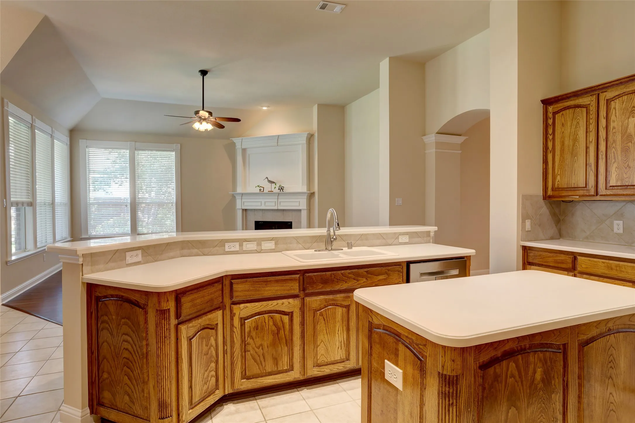 Single Family Residence For Sale in Collin County , 3605 Smoothstone Drive, Plano, Texas 75074, 4 Bedroom, 3 Bathroom, 3 Garage spaces, 3,513 Sqft, built in 2000, mls#21376060, Real Estate Agent in Plano, Homes For Sale in Collin county, Homes For Sale in Plano, Realtor in Plano Texas, Real Estate Brokerage Independent Realty Texas, Luminita Cordes Realtor