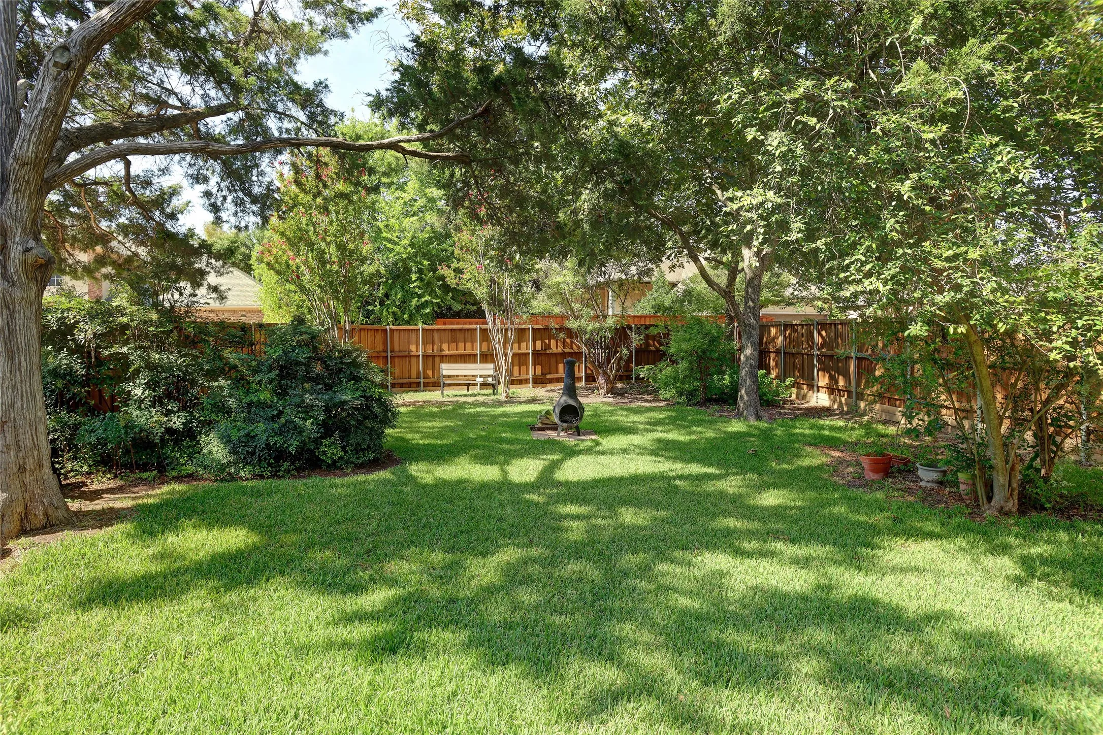 Single Family Residence For Sale in Collin County , 3605 Smoothstone Drive, Plano, Texas 75074, 4 Bedroom, 3 Bathroom, 3 Garage spaces, 3,513 Sqft, built in 2000, mls#21376060, Real Estate Agent in Plano, Homes For Sale in Collin county, Homes For Sale in Plano, Realtor in Plano Texas, Real Estate Brokerage Independent Realty Texas, Luminita Cordes Realtor