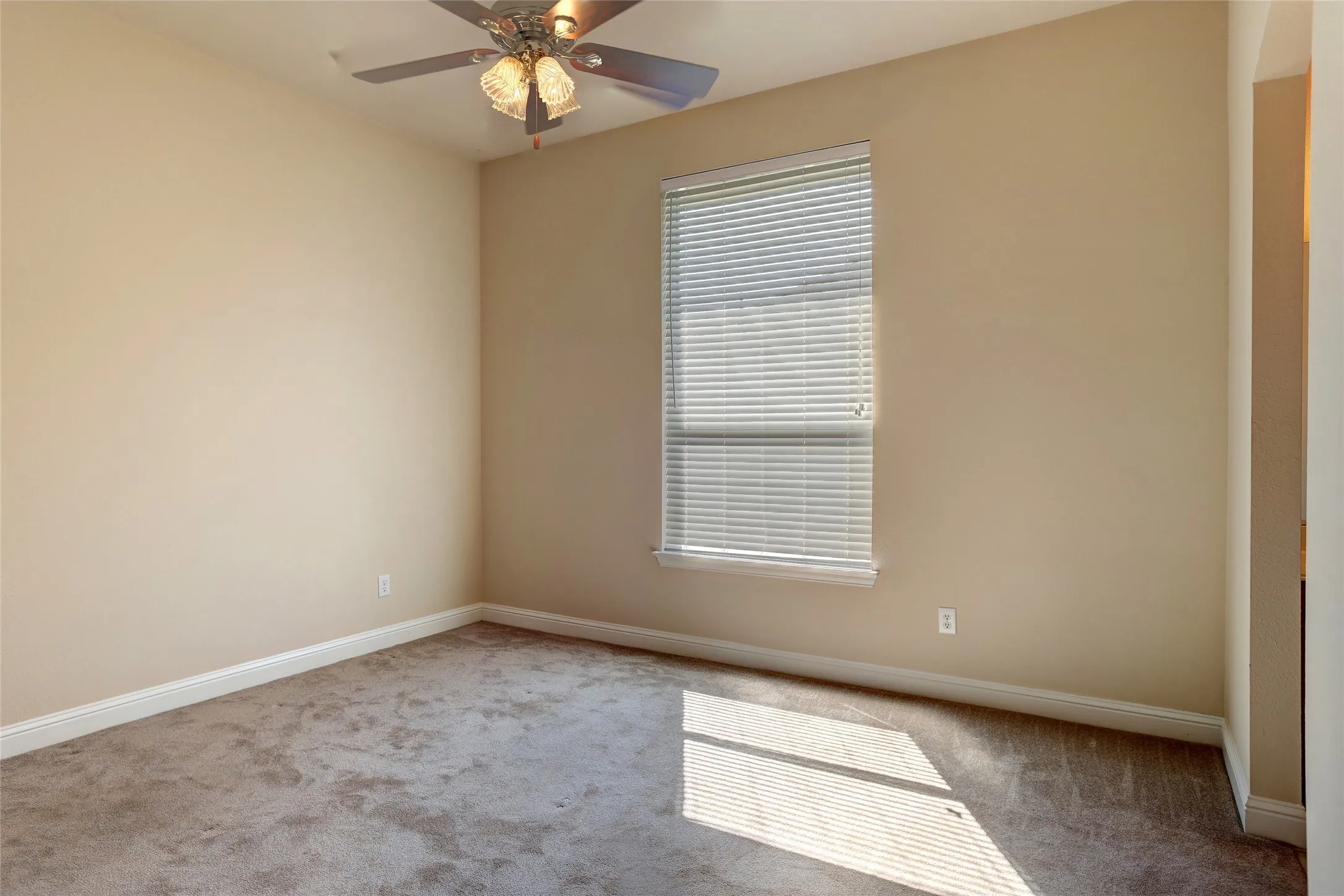Single Family Residence For Sale in Collin County , 3605 Smoothstone Drive, Plano, Texas 75074, 4 Bedroom, 3 Bathroom, 3 Garage spaces, 3,513 Sqft, built in 2000, mls#21376060, Real Estate Agent in Plano, Homes For Sale in Collin county, Homes For Sale in Plano, Realtor in Plano Texas, Real Estate Brokerage Independent Realty Texas, Luminita Cordes Realtor