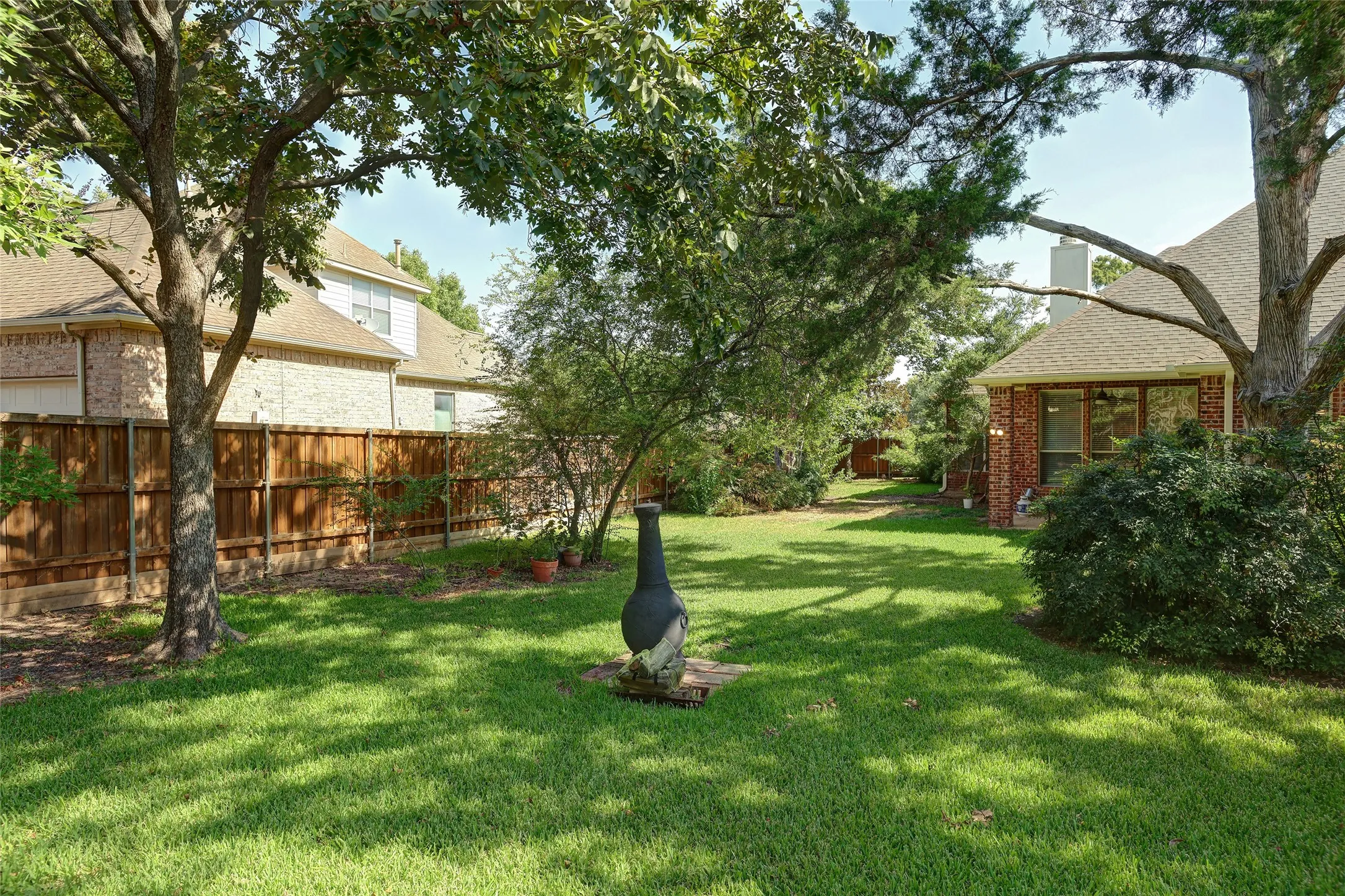 Single Family Residence For Sale in Collin County , 3605 Smoothstone Drive, Plano, Texas 75074, 4 Bedroom, 3 Bathroom, 3 Garage spaces, 3,513 Sqft, built in 2000, mls#21376060, Real Estate Agent in Plano, Homes For Sale in Collin county, Homes For Sale in Plano, Realtor in Plano Texas, Real Estate Brokerage Independent Realty Texas, Luminita Cordes Realtor