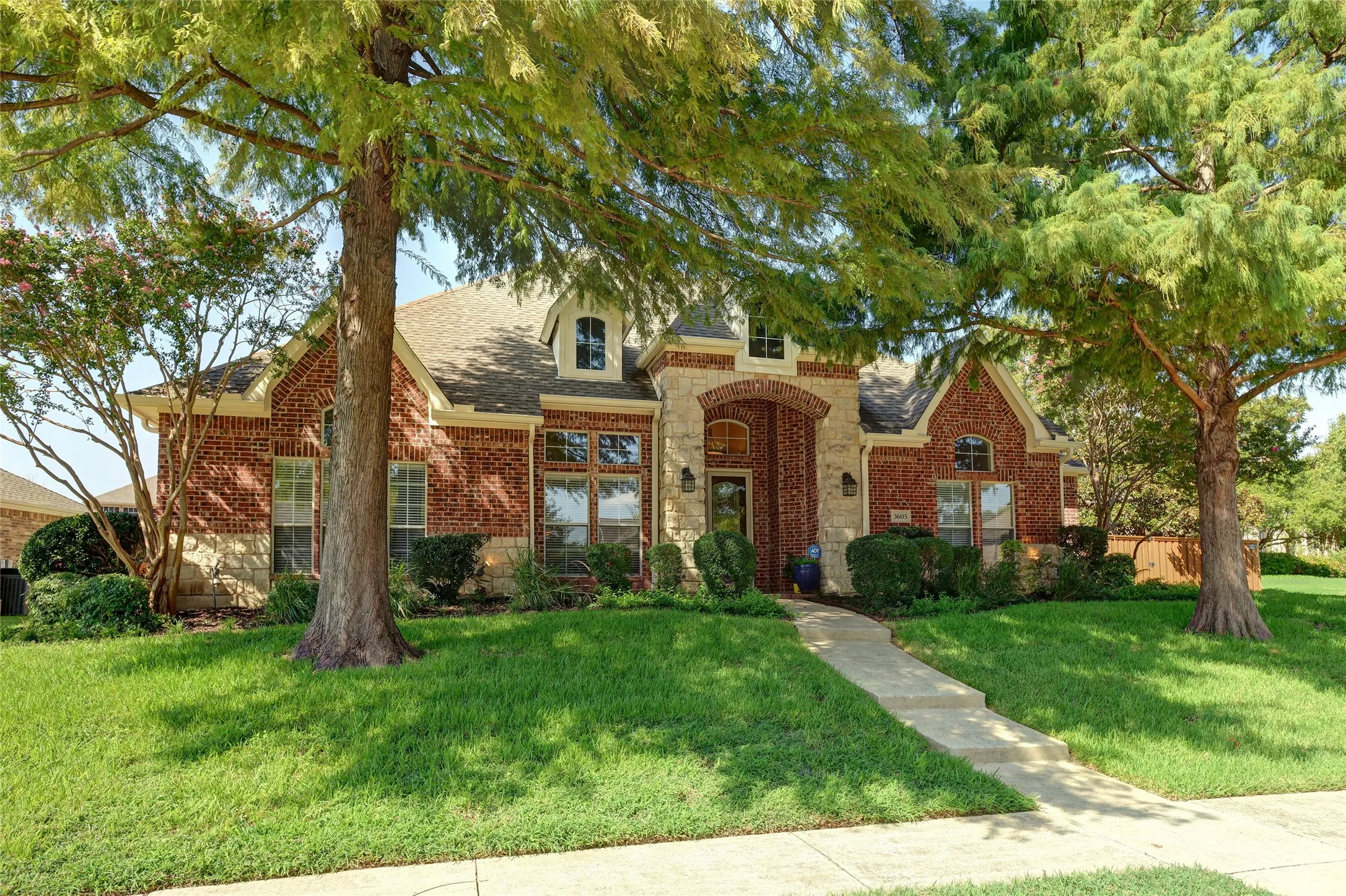 Single Family Residence For Sale in Collin County , 3605 Smoothstone Drive, Plano, Texas 75074, 4 Bedroom, 3 Bathroom, 3 Garage spaces, 3,513 Sqft, built in 2000, mls#21376060, Real Estate Agent in Plano, Homes For Sale in Collin county, Homes For Sale in Plano, Realtor in Plano Texas, Real Estate Brokerage Independent Realty Texas, Luminita Cordes Realtor