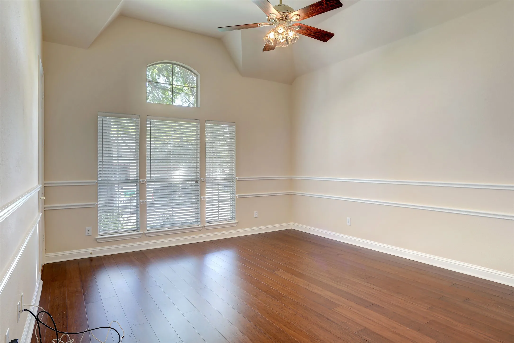 Single Family Residence For Sale in Collin County , 3605 Smoothstone Drive, Plano, Texas 75074, 4 Bedroom, 3 Bathroom, 3 Garage spaces, 3,513 Sqft, built in 2000, mls#21376060, Real Estate Agent in Plano, Homes For Sale in Collin county, Homes For Sale in Plano, Realtor in Plano Texas, Real Estate Brokerage Independent Realty Texas, Luminita Cordes Realtor