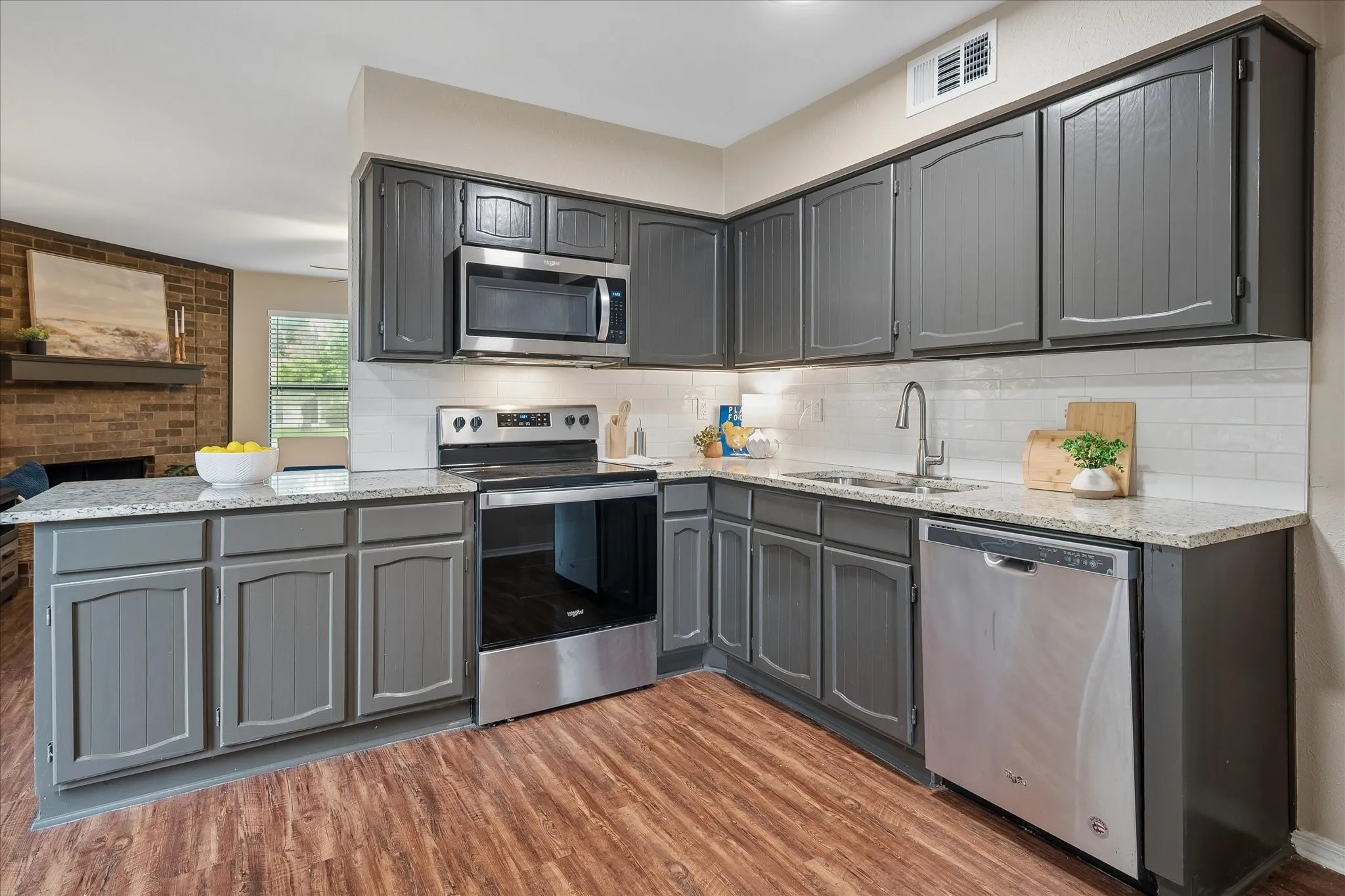 Single Family Residence For Sale in Dallas County , 1213 Frio Lane, Garland, Texas 75040, 3 Bedroom, 2 Bathroom, Garage spaces, 1,676 Sqft, built in 1983, mls#21374344, Real Estate Agent in Garland, Homes For Sale in Dallas county, Homes For Sale in Garland, Realtor in Garland Texas, Real Estate Brokerage Independent Realty Texas, Luminita Cordes Realtor