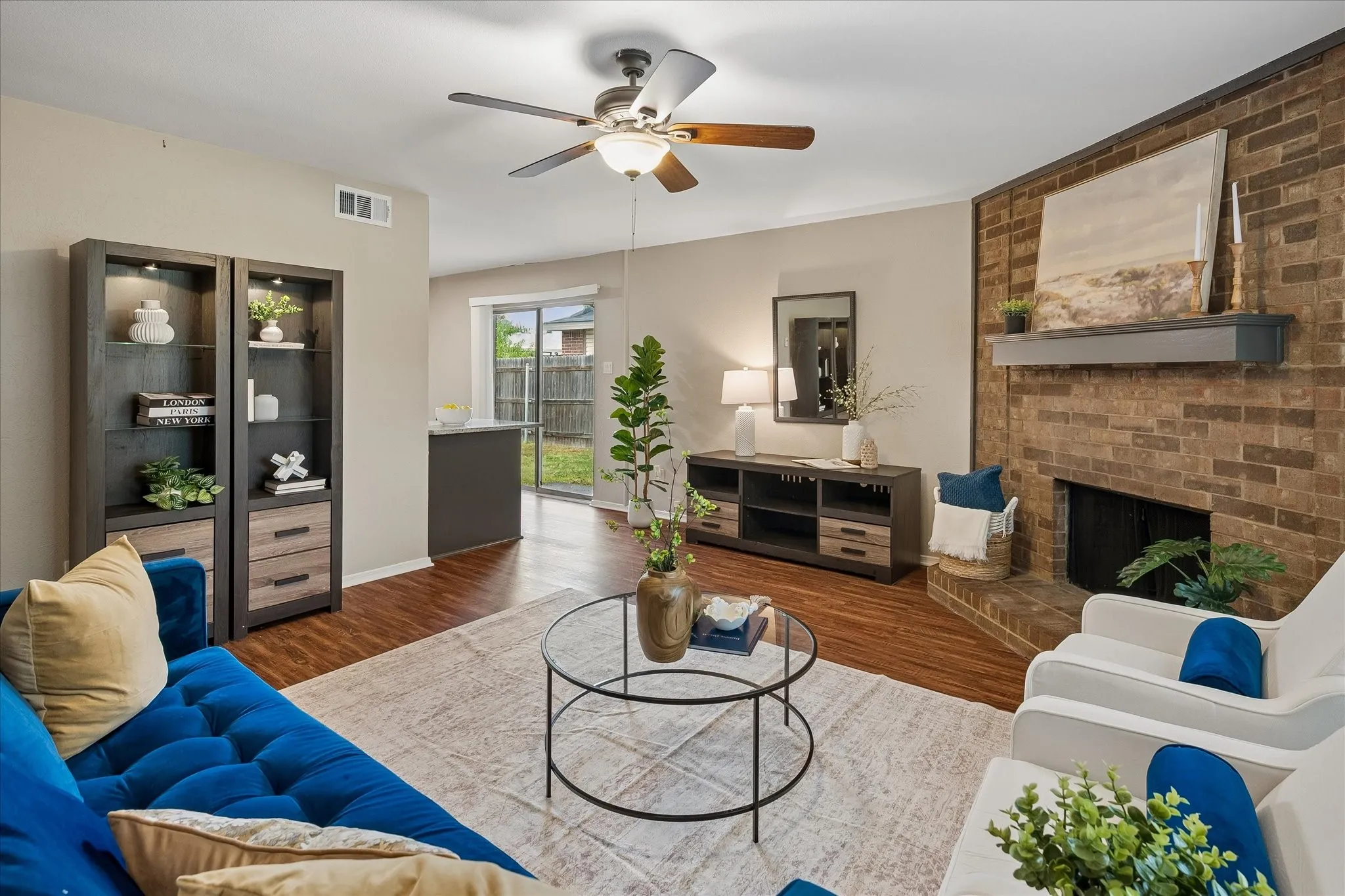 Single Family Residence For Sale in Dallas County , 1213 Frio Lane, Garland, Texas 75040, 3 Bedroom, 2 Bathroom, Garage spaces, 1,676 Sqft, built in 1983, mls#21374344, Real Estate Agent in Garland, Homes For Sale in Dallas county, Homes For Sale in Garland, Realtor in Garland Texas, Real Estate Brokerage Independent Realty Texas, Luminita Cordes Realtor