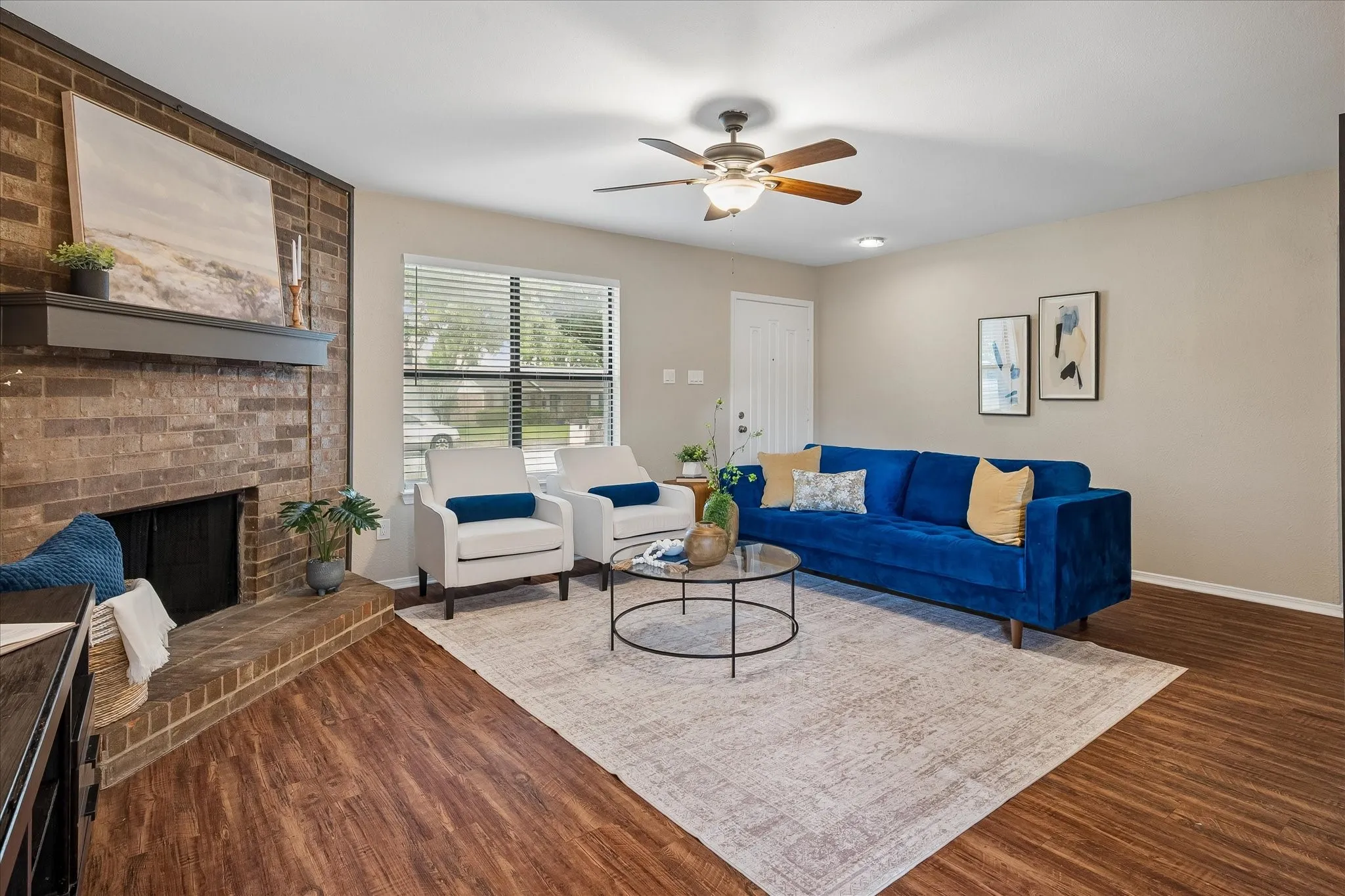 Single Family Residence For Sale in Dallas County , 1213 Frio Lane, Garland, Texas 75040, 3 Bedroom, 2 Bathroom, Garage spaces, 1,676 Sqft, built in 1983, mls#21374344, Real Estate Agent in Garland, Homes For Sale in Dallas county, Homes For Sale in Garland, Realtor in Garland Texas, Real Estate Brokerage Independent Realty Texas, Luminita Cordes Realtor