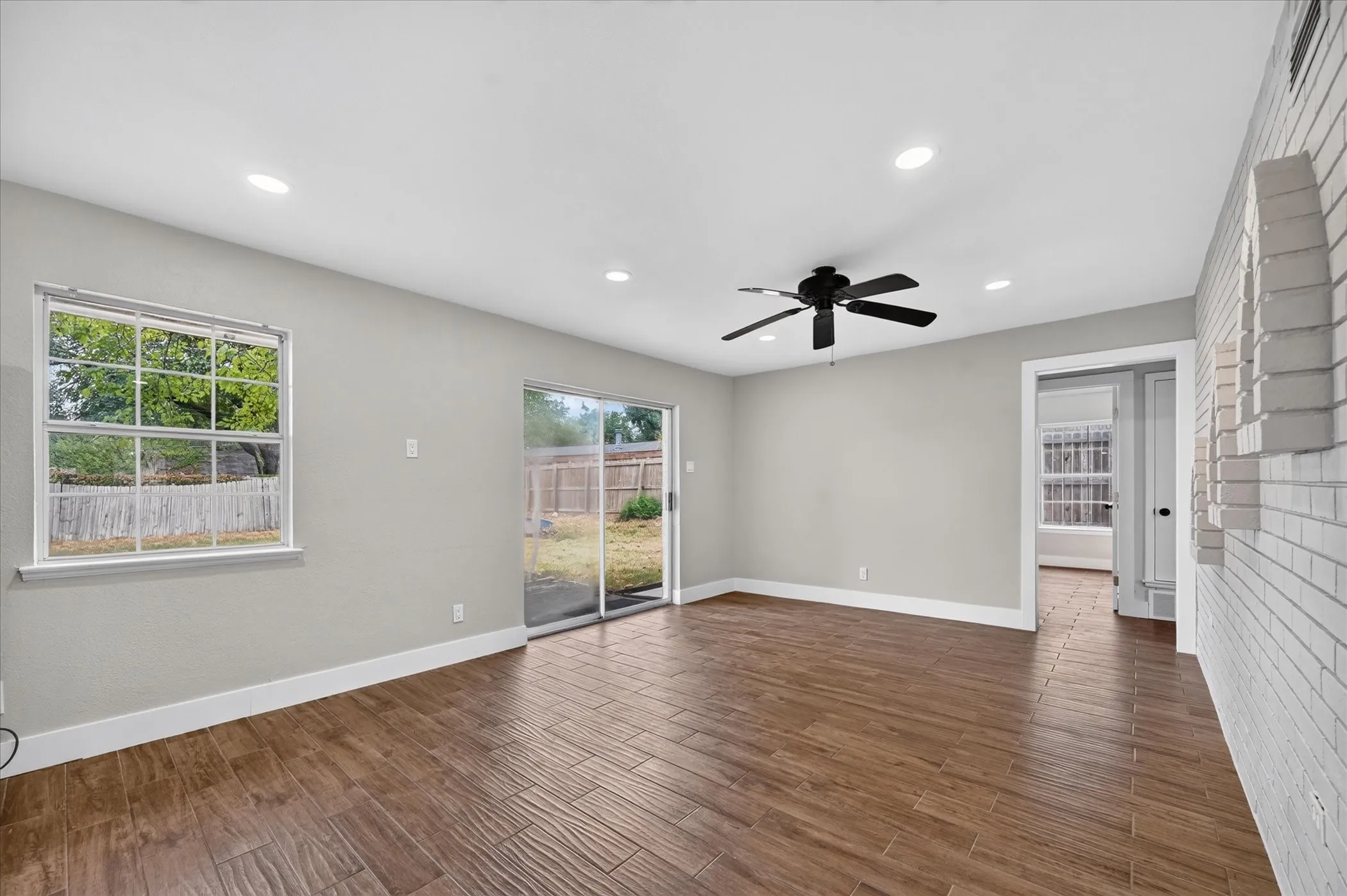 Single Family Residence For Sale in Dallas County , 3615 Morningstar Lane, Farmers Branch, Texas 75234, 4 Bedroom, 2 Bathroom, Garage spaces, 1,458 Sqft, built in 1959, mls#21374551, Real Estate Agent in Farmers Branch, Homes For Sale in Dallas county, Homes For Sale in Farmers Branch, Realtor in Farmers Branch Texas, Real Estate Brokerage Independent Realty Texas, Luminita Cordes Realtor