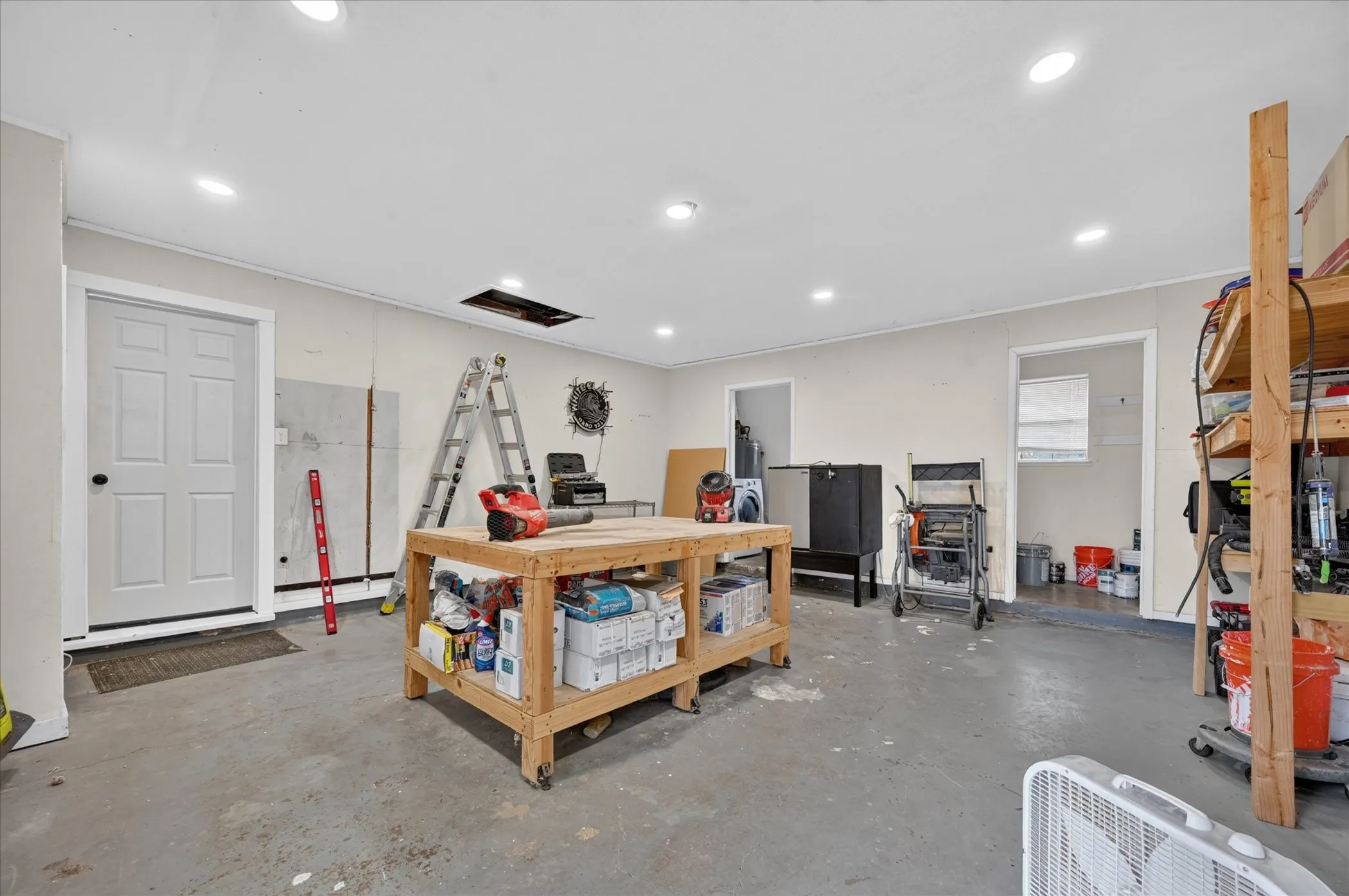 Single Family Residence For Sale in Dallas County , 3615 Morningstar Lane, Farmers Branch, Texas 75234, 4 Bedroom, 2 Bathroom, Garage spaces, 1,458 Sqft, built in 1959, mls#21374551, Real Estate Agent in Farmers Branch, Homes For Sale in Dallas county, Homes For Sale in Farmers Branch, Realtor in Farmers Branch Texas, Real Estate Brokerage Independent Realty Texas, Luminita Cordes Realtor