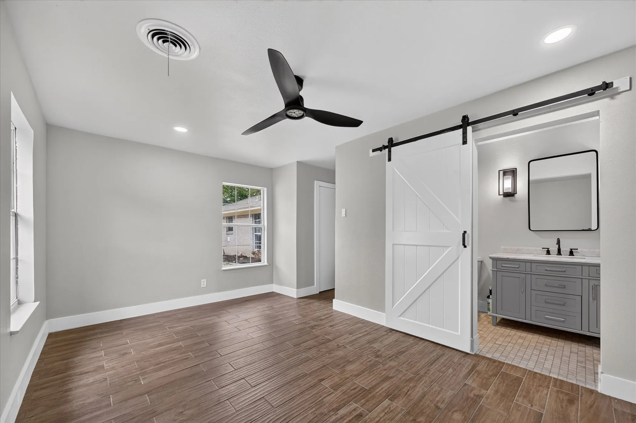Single Family Residence For Sale in Dallas County , 3615 Morningstar Lane, Farmers Branch, Texas 75234, 4 Bedroom, 2 Bathroom, Garage spaces, 1,458 Sqft, built in 1959, mls#21374551, Real Estate Agent in Farmers Branch, Homes For Sale in Dallas county, Homes For Sale in Farmers Branch, Realtor in Farmers Branch Texas, Real Estate Brokerage Independent Realty Texas, Luminita Cordes Realtor