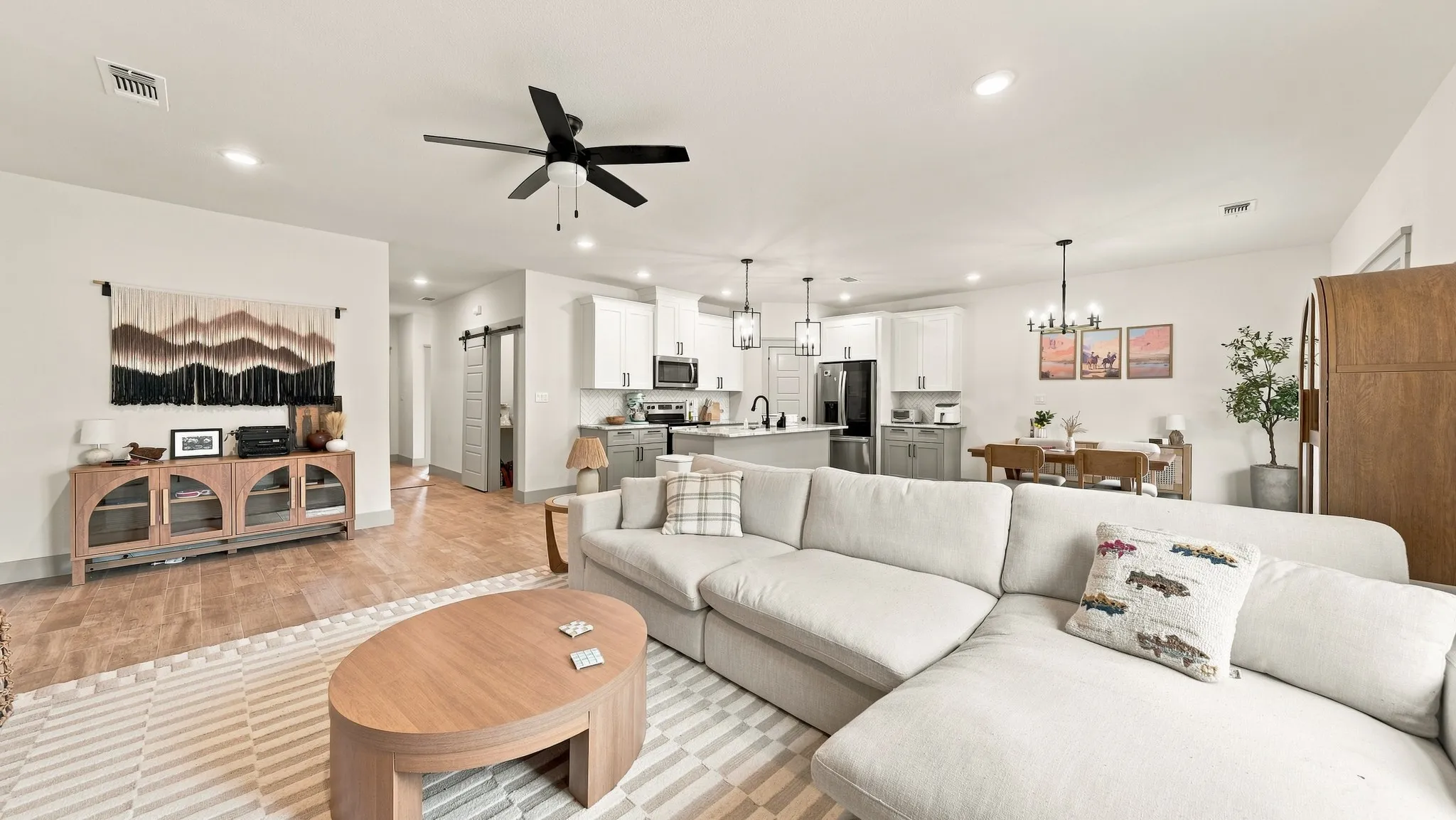 Single Family Residence For Sale in Hood County , 2306 Pedernales Court, Granbury, Texas 76048, 3 Bedroom, 2 Bathroom, 2 Garage spaces, 1,603 Sqft, built in 2024, mls#21378368, Real Estate Agent in Granbury, Homes For Sale in Hood county, Homes For Sale in Granbury, Realtor in Granbury Texas, Real Estate Brokerage Independent Realty Texas, Luminita Cordes Realtor