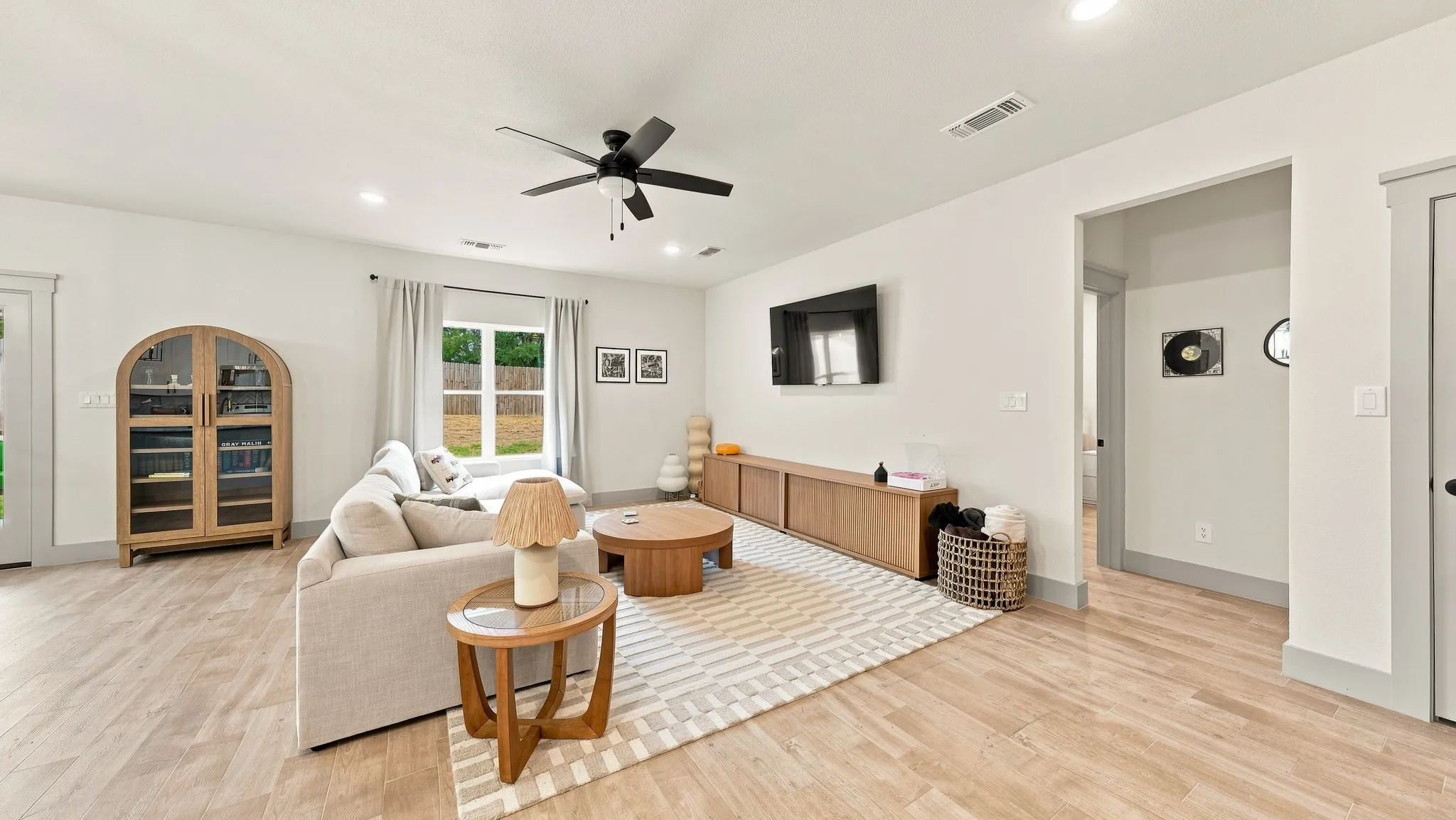 Single Family Residence For Sale in Hood County , 2306 Pedernales Court, Granbury, Texas 76048, 3 Bedroom, 2 Bathroom, 2 Garage spaces, 1,603 Sqft, built in 2024, mls#21378368, Real Estate Agent in Granbury, Homes For Sale in Hood county, Homes For Sale in Granbury, Realtor in Granbury Texas, Real Estate Brokerage Independent Realty Texas, Luminita Cordes Realtor