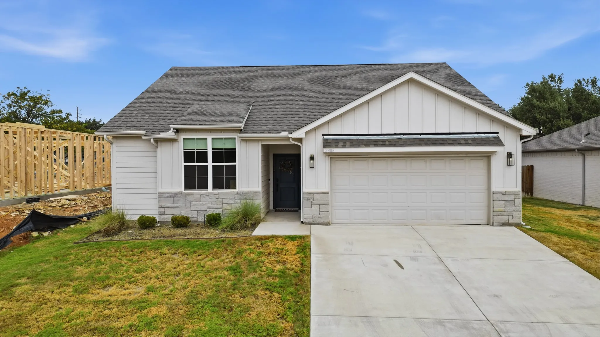 Single Family Residence For Sale in Hood County , 2306 Pedernales Court, Granbury, Texas 76048, 3 Bedroom, 2 Bathroom, 2 Garage spaces, 1,603 Sqft, built in 2024, mls#21378368, Real Estate Agent in Granbury, Homes For Sale in Hood county, Homes For Sale in Granbury, Realtor in Granbury Texas, Real Estate Brokerage Independent Realty Texas, Luminita Cordes Realtor