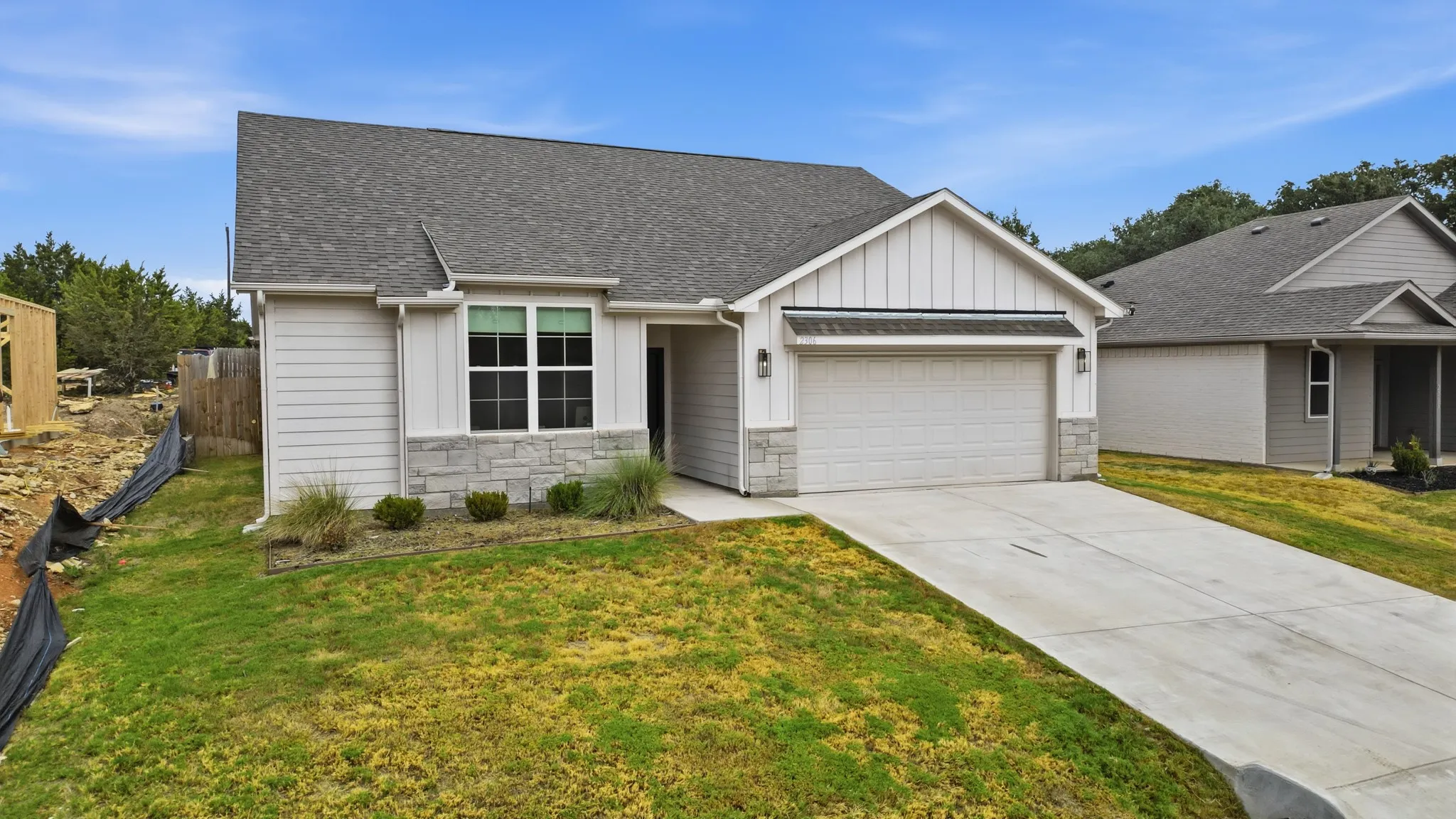 Single Family Residence For Sale in Hood County , 2306 Pedernales Court, Granbury, Texas 76048, 3 Bedroom, 2 Bathroom, 2 Garage spaces, 1,603 Sqft, built in 2024, mls#21378368, Real Estate Agent in Granbury, Homes For Sale in Hood county, Homes For Sale in Granbury, Realtor in Granbury Texas, Real Estate Brokerage Independent Realty Texas, Luminita Cordes Realtor