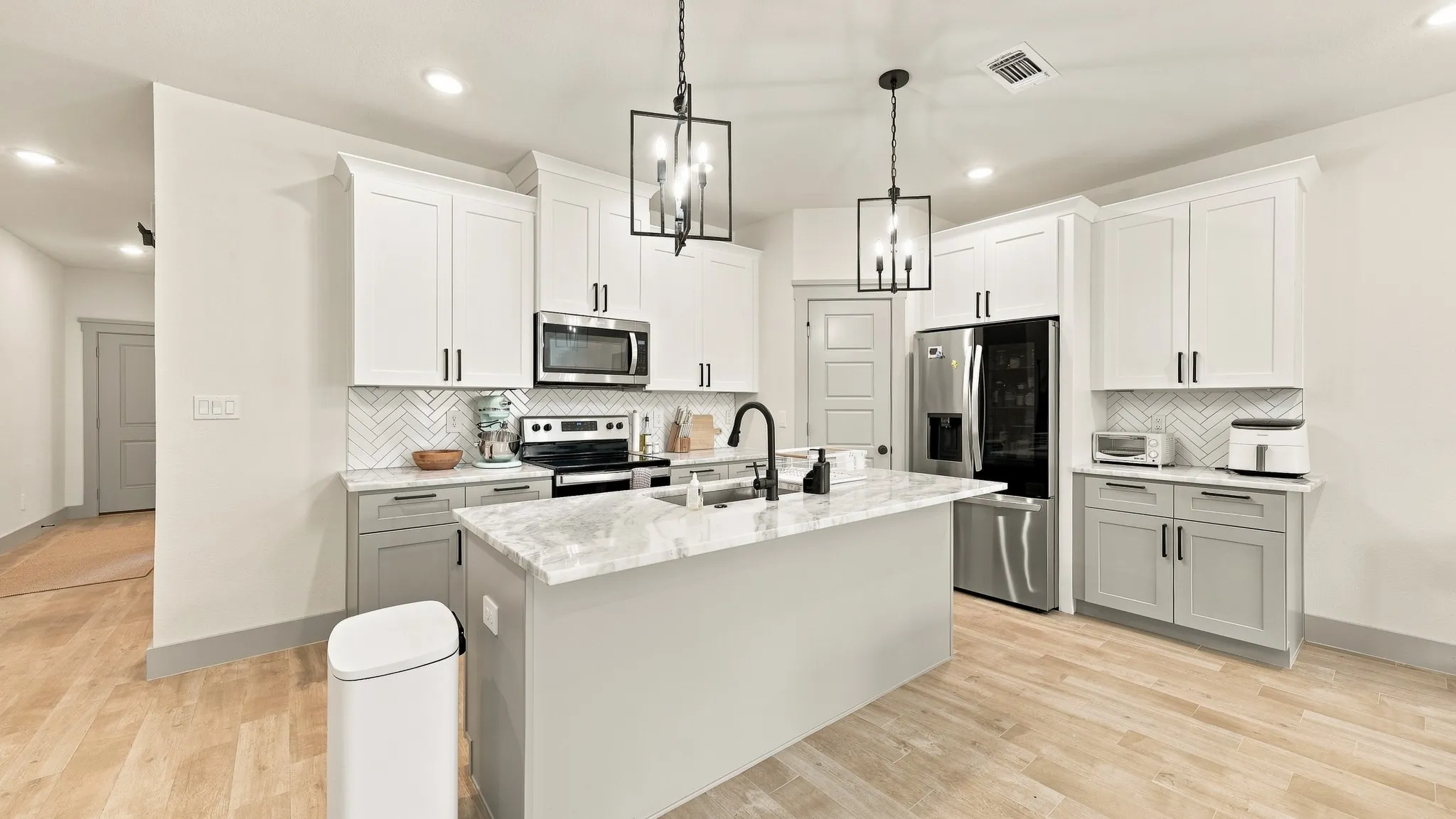 Single Family Residence For Sale in Hood County , 2306 Pedernales Court, Granbury, Texas 76048, 3 Bedroom, 2 Bathroom, 2 Garage spaces, 1,603 Sqft, built in 2024, mls#21378368, Real Estate Agent in Granbury, Homes For Sale in Hood county, Homes For Sale in Granbury, Realtor in Granbury Texas, Real Estate Brokerage Independent Realty Texas, Luminita Cordes Realtor