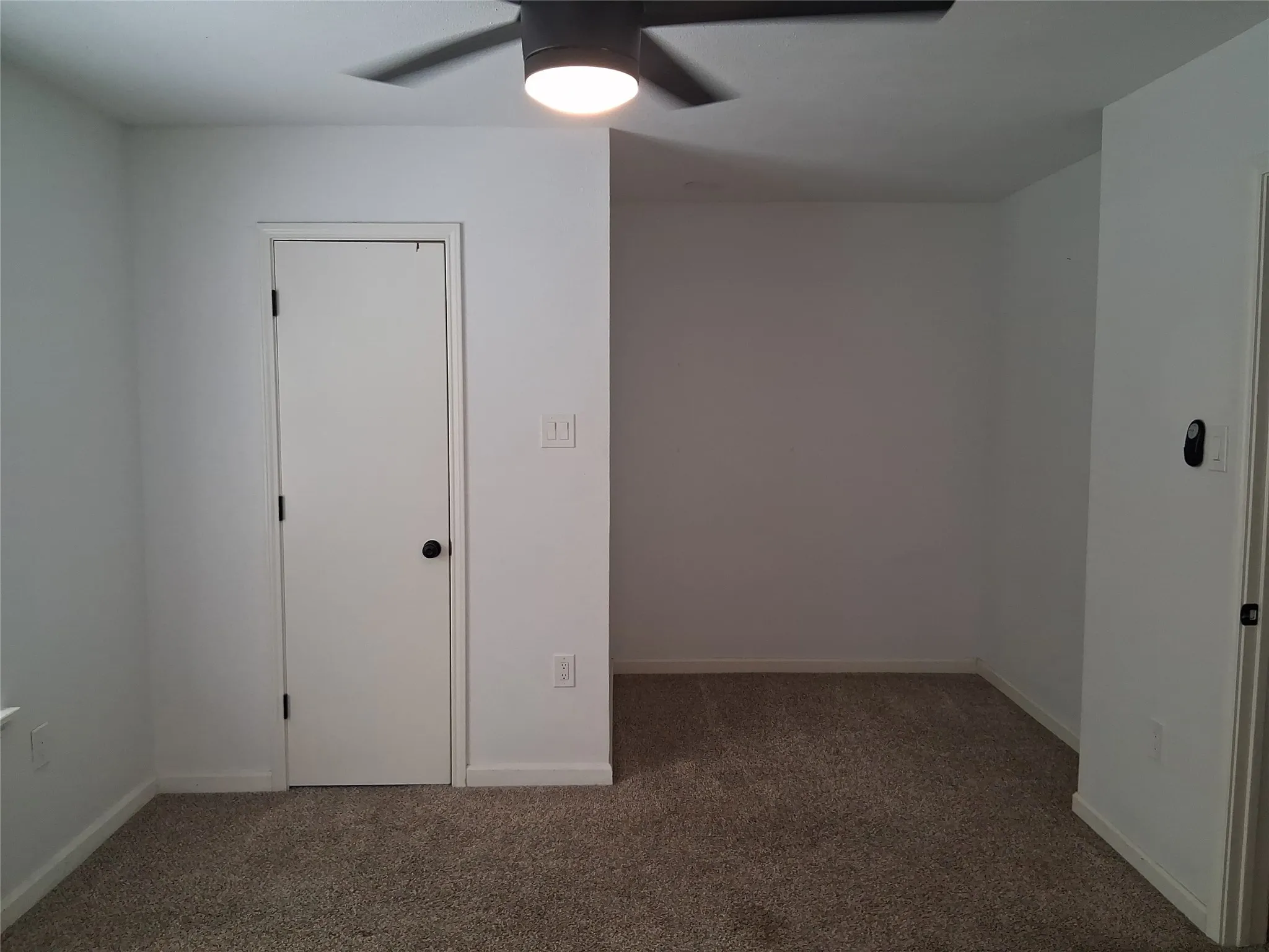 Single Family Residence For Rent in Tarrant County , 1503 Laguna Vista Way, Grapevine, Texas 76051, 3 Bedroom, 3 Bathroom, 2 Garage spaces, 1,616 Sqft, built in 1985, mls#21378437, Real Estate Agent in Grapevine, Homes For Rent in Tarrant county, Homes For Rent in Grapevine, Realtor in Grapevine Texas, Real Estate Brokerage Independent Realty Texas, Luminita Cordes Realtor