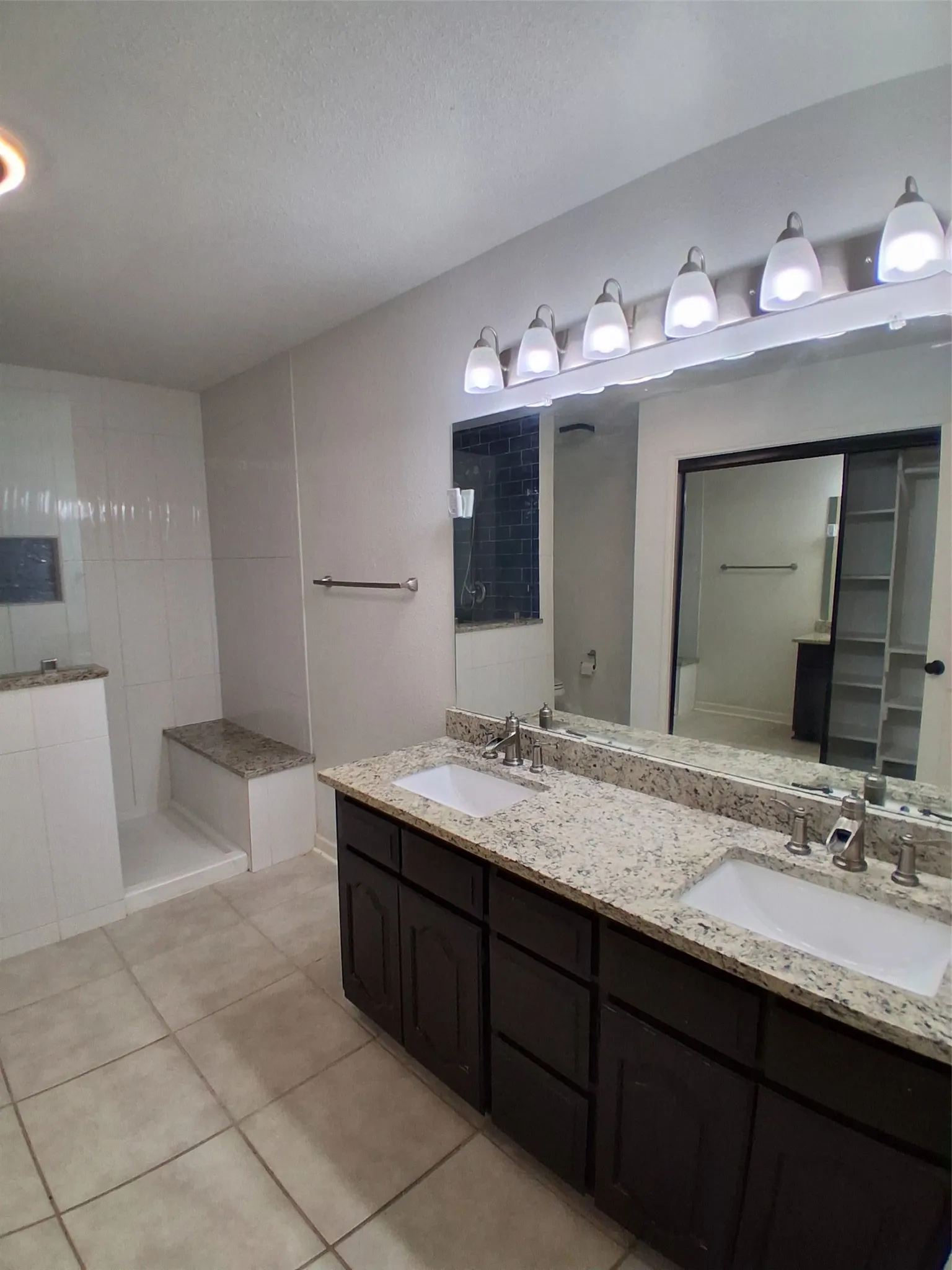 Single Family Residence For Rent in Tarrant County , 1503 Laguna Vista Way, Grapevine, Texas 76051, 3 Bedroom, 3 Bathroom, 2 Garage spaces, 1,616 Sqft, built in 1985, mls#21378437, Real Estate Agent in Grapevine, Homes For Rent in Tarrant county, Homes For Rent in Grapevine, Realtor in Grapevine Texas, Real Estate Brokerage Independent Realty Texas, Luminita Cordes Realtor