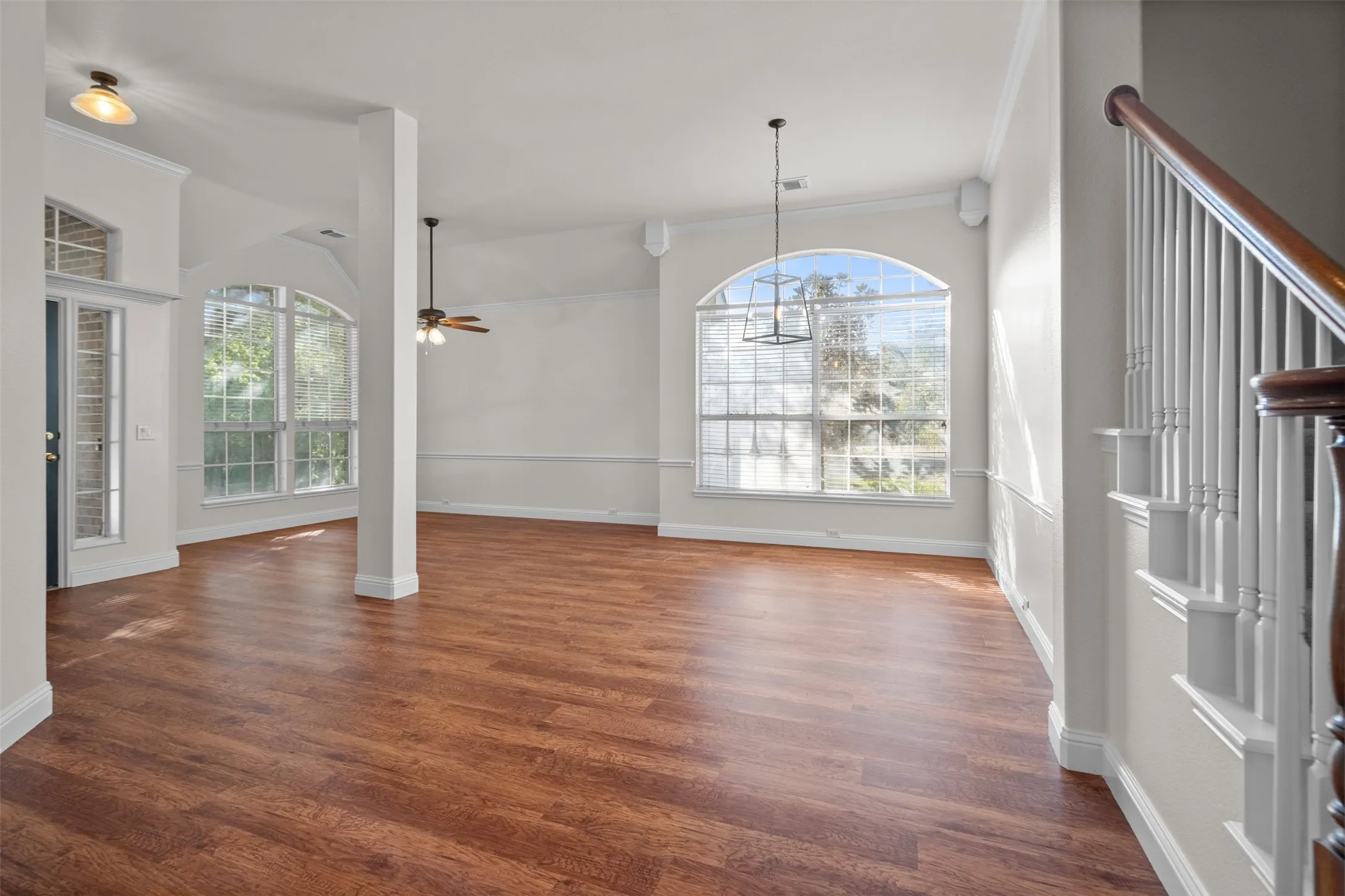 Single Family Residence For Sale in Dallas County , 4405 Ridgecove Drive, Rowlett, Texas 75088, 5 Bedroom, 3 Bathroom, 2 Garage spaces, 3,219 Sqft, built in 2000, mls#21378430, Real Estate Agent in Rowlett, Homes For Sale in Dallas county, Homes For Sale in Rowlett, Realtor in Rowlett Texas, Real Estate Brokerage Independent Realty Texas, Luminita Cordes Realtor