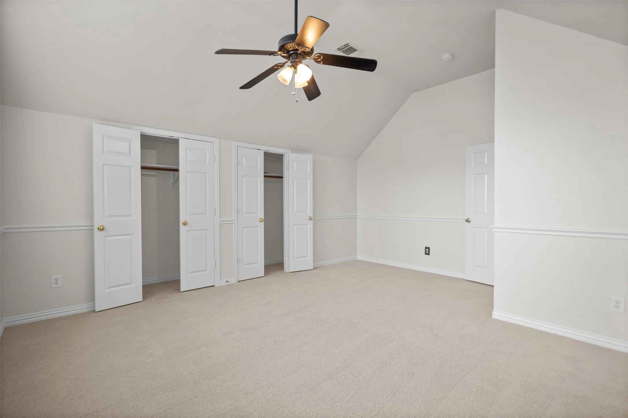 Neutral tone carpeting