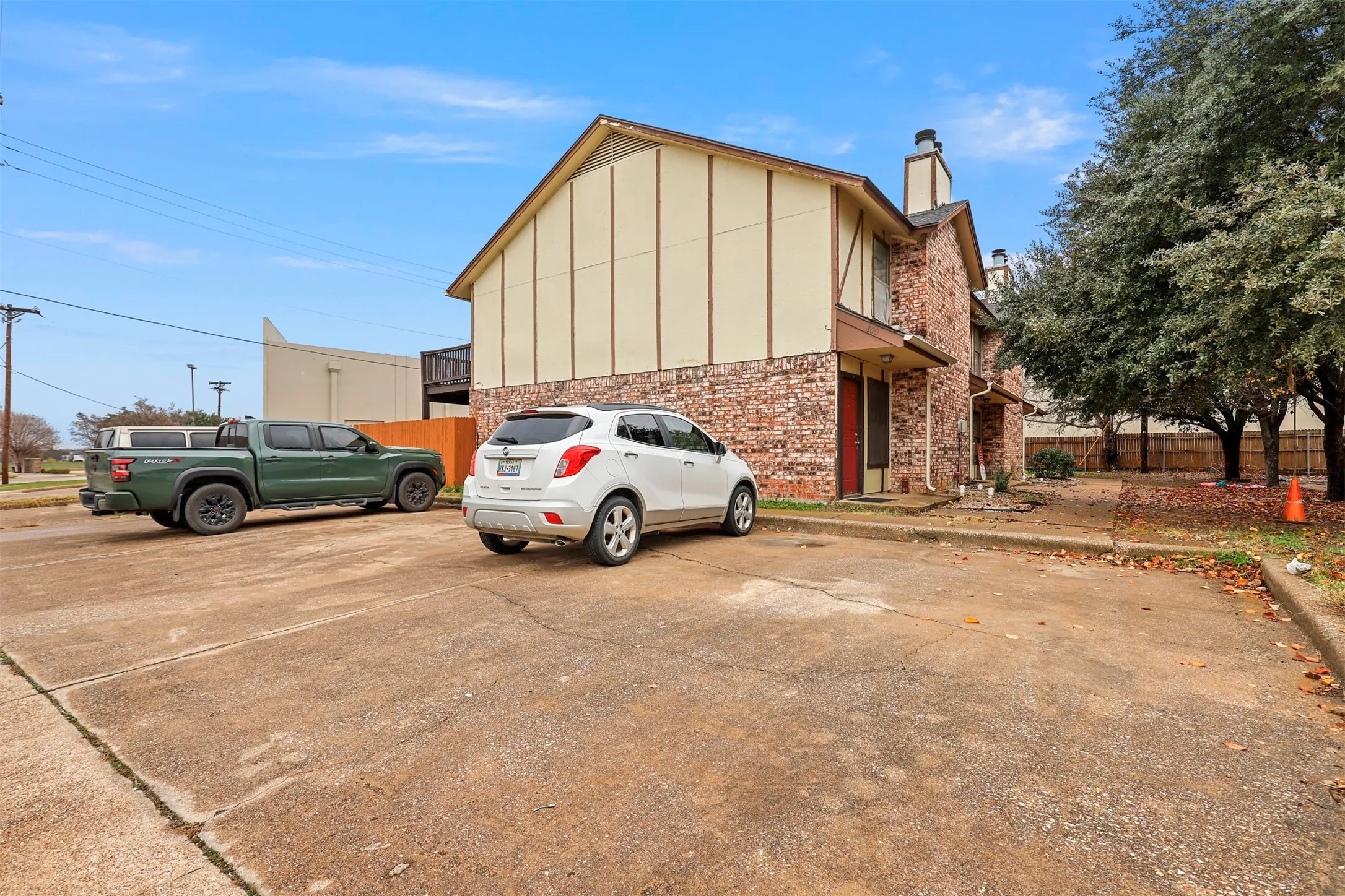Apartment For Rent in Tarrant County , 800 Bluebonnet Drive B, Keller, Texas 76248, 1 Bedroom, 2 Bathroom, Garage spaces, 3,878 Sqft, built in 1985, mls#21378998, Real Estate Agent in Keller, Homes For Rent in Tarrant county, Homes For Rent in Keller, Realtor in Keller Texas, Real Estate Brokerage Independent Realty Texas, Luminita Cordes Realtor