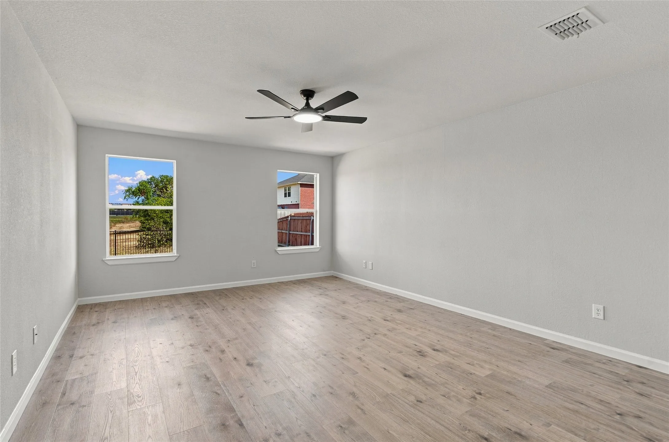 Single Family Residence For Sale in Denton County , 2708 Morning Song Drive, Little Elm, Texas 75068, 3 Bedroom, 2 Bathroom, 2 Garage spaces, 1,615 Sqft, built in 2005, mls#21377195, Real Estate Agent in Little Elm, Homes For Sale in Denton county, Homes For Sale in Little Elm, Realtor in Little Elm Texas, Real Estate Brokerage Independent Realty Texas, Luminita Cordes Realtor