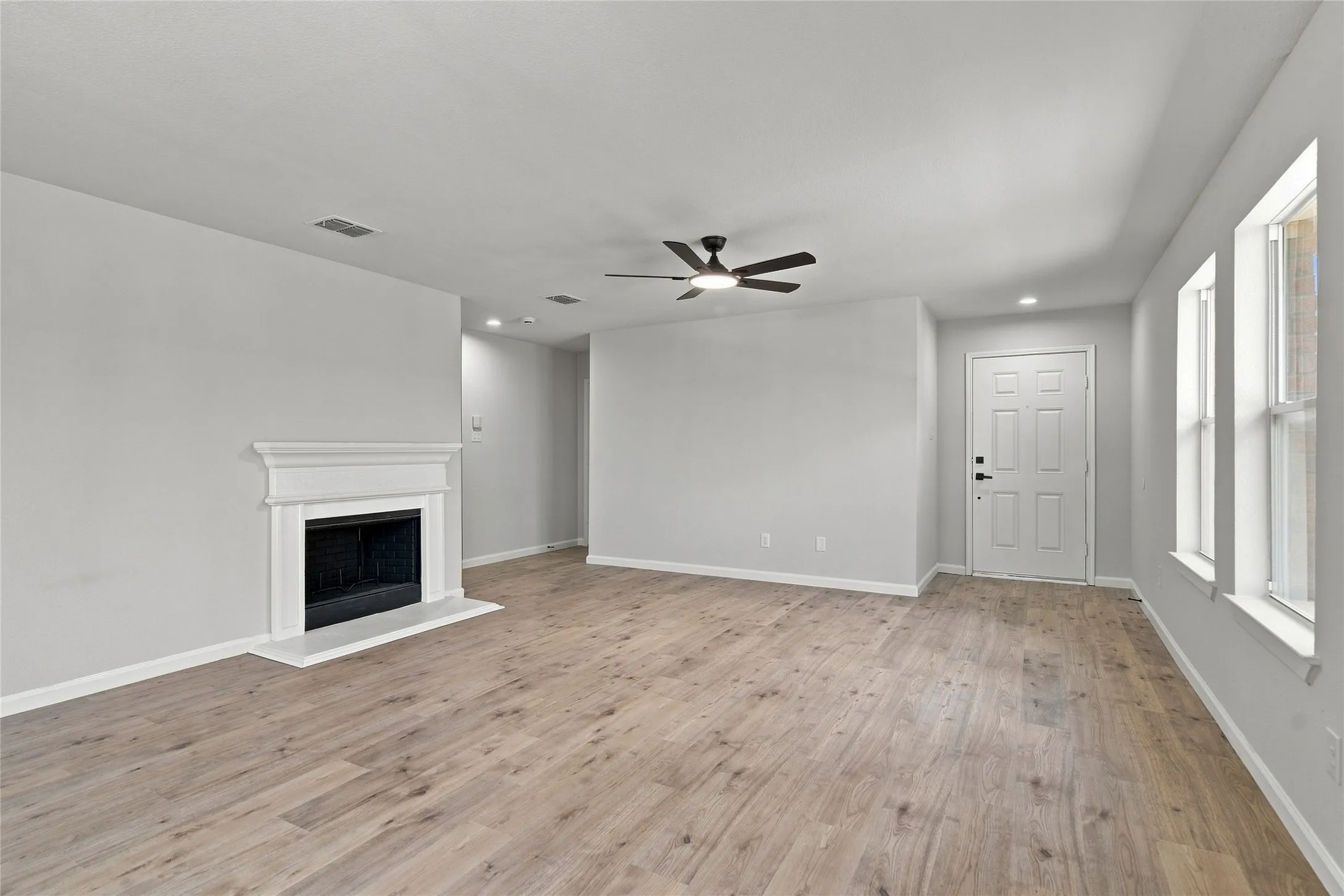 Single Family Residence For Sale in Denton County , 2708 Morning Song Drive, Little Elm, Texas 75068, 3 Bedroom, 2 Bathroom, 2 Garage spaces, 1,615 Sqft, built in 2005, mls#21377195, Real Estate Agent in Little Elm, Homes For Sale in Denton county, Homes For Sale in Little Elm, Realtor in Little Elm Texas, Real Estate Brokerage Independent Realty Texas, Luminita Cordes Realtor