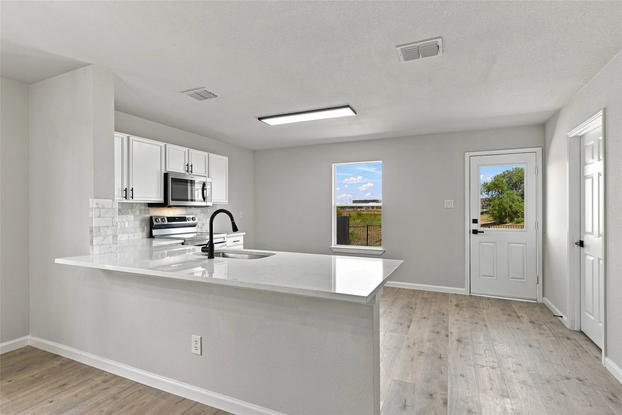 Single Family Residence For Sale in Denton County , 2708 Morning Song Drive, Little Elm, Texas 75068, 3 Bedroom, 2 Bathroom, 2 Garage spaces, 1,615 Sqft, built in 2005, mls#21377195, Real Estate Agent in Little Elm, Homes For Sale in Denton county, Homes For Sale in Little Elm, Realtor in Little Elm Texas, Real Estate Brokerage Independent Realty Texas, Luminita Cordes Realtor