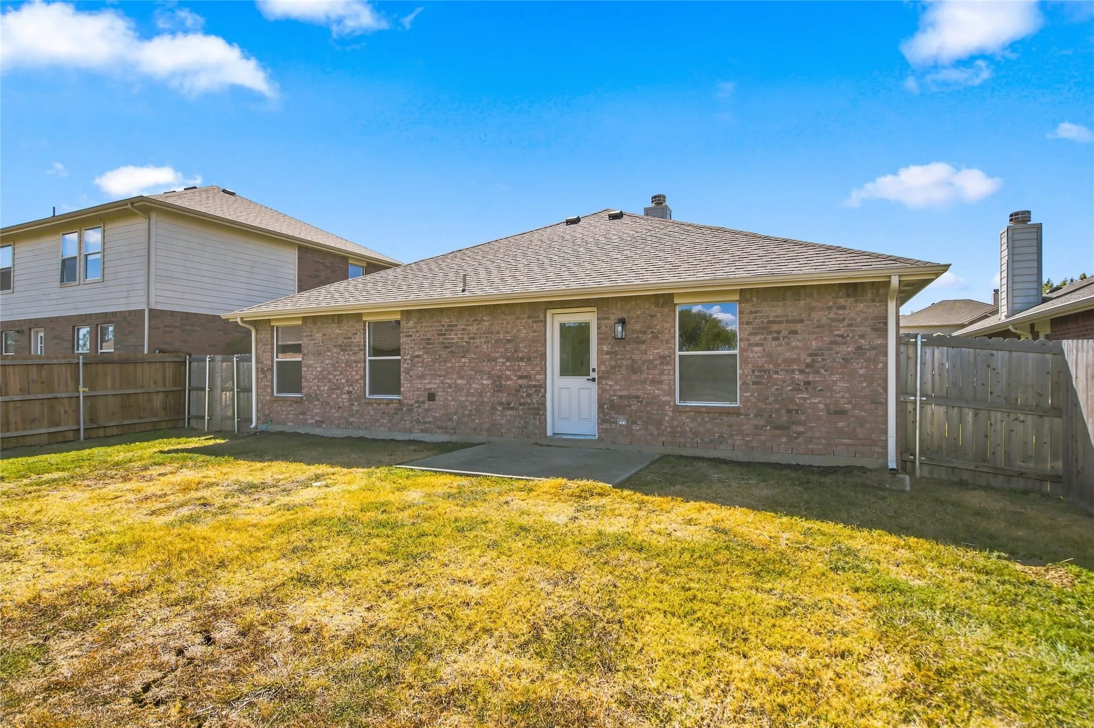 Single Family Residence For Sale in Denton County , 2708 Morning Song Drive, Little Elm, Texas 75068, 3 Bedroom, 2 Bathroom, 2 Garage spaces, 1,615 Sqft, built in 2005, mls#21377195, Real Estate Agent in Little Elm, Homes For Sale in Denton county, Homes For Sale in Little Elm, Realtor in Little Elm Texas, Real Estate Brokerage Independent Realty Texas, Luminita Cordes Realtor