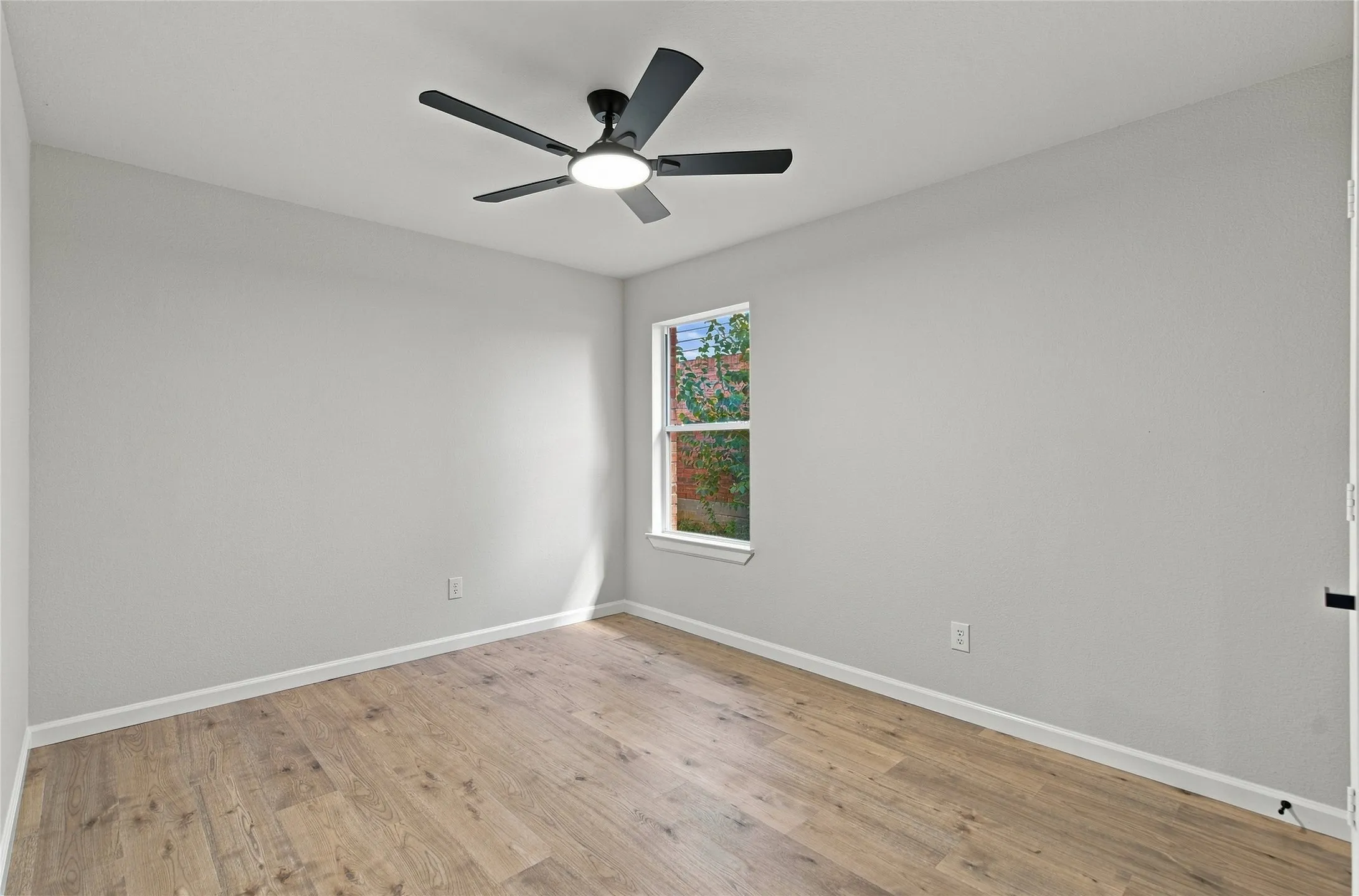 Single Family Residence For Sale in Denton County , 2708 Morning Song Drive, Little Elm, Texas 75068, 3 Bedroom, 2 Bathroom, 2 Garage spaces, 1,615 Sqft, built in 2005, mls#21377195, Real Estate Agent in Little Elm, Homes For Sale in Denton county, Homes For Sale in Little Elm, Realtor in Little Elm Texas, Real Estate Brokerage Independent Realty Texas, Luminita Cordes Realtor