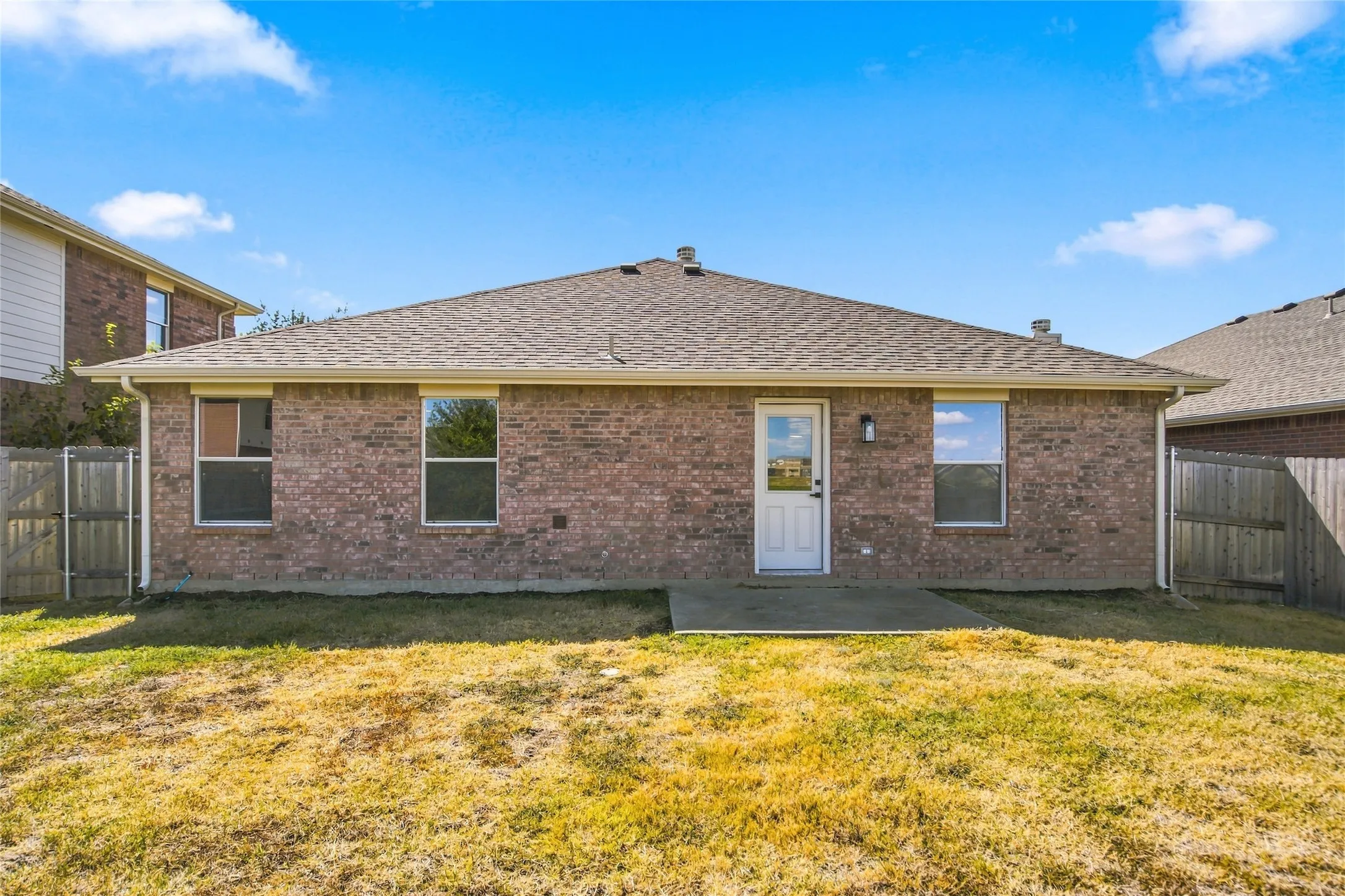 Single Family Residence For Sale in Denton County , 2708 Morning Song Drive, Little Elm, Texas 75068, 3 Bedroom, 2 Bathroom, 2 Garage spaces, 1,615 Sqft, built in 2005, mls#21377195, Real Estate Agent in Little Elm, Homes For Sale in Denton county, Homes For Sale in Little Elm, Realtor in Little Elm Texas, Real Estate Brokerage Independent Realty Texas, Luminita Cordes Realtor