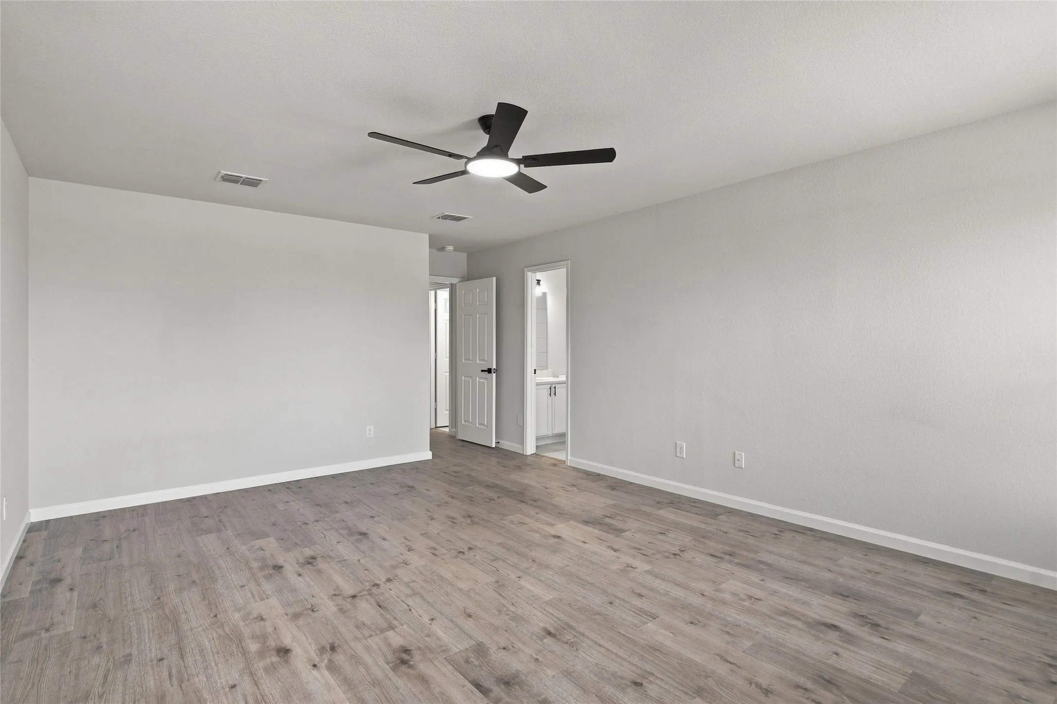 Single Family Residence For Sale in Denton County , 2708 Morning Song Drive, Little Elm, Texas 75068, 3 Bedroom, 2 Bathroom, 2 Garage spaces, 1,615 Sqft, built in 2005, mls#21377195, Real Estate Agent in Little Elm, Homes For Sale in Denton county, Homes For Sale in Little Elm, Realtor in Little Elm Texas, Real Estate Brokerage Independent Realty Texas, Luminita Cordes Realtor