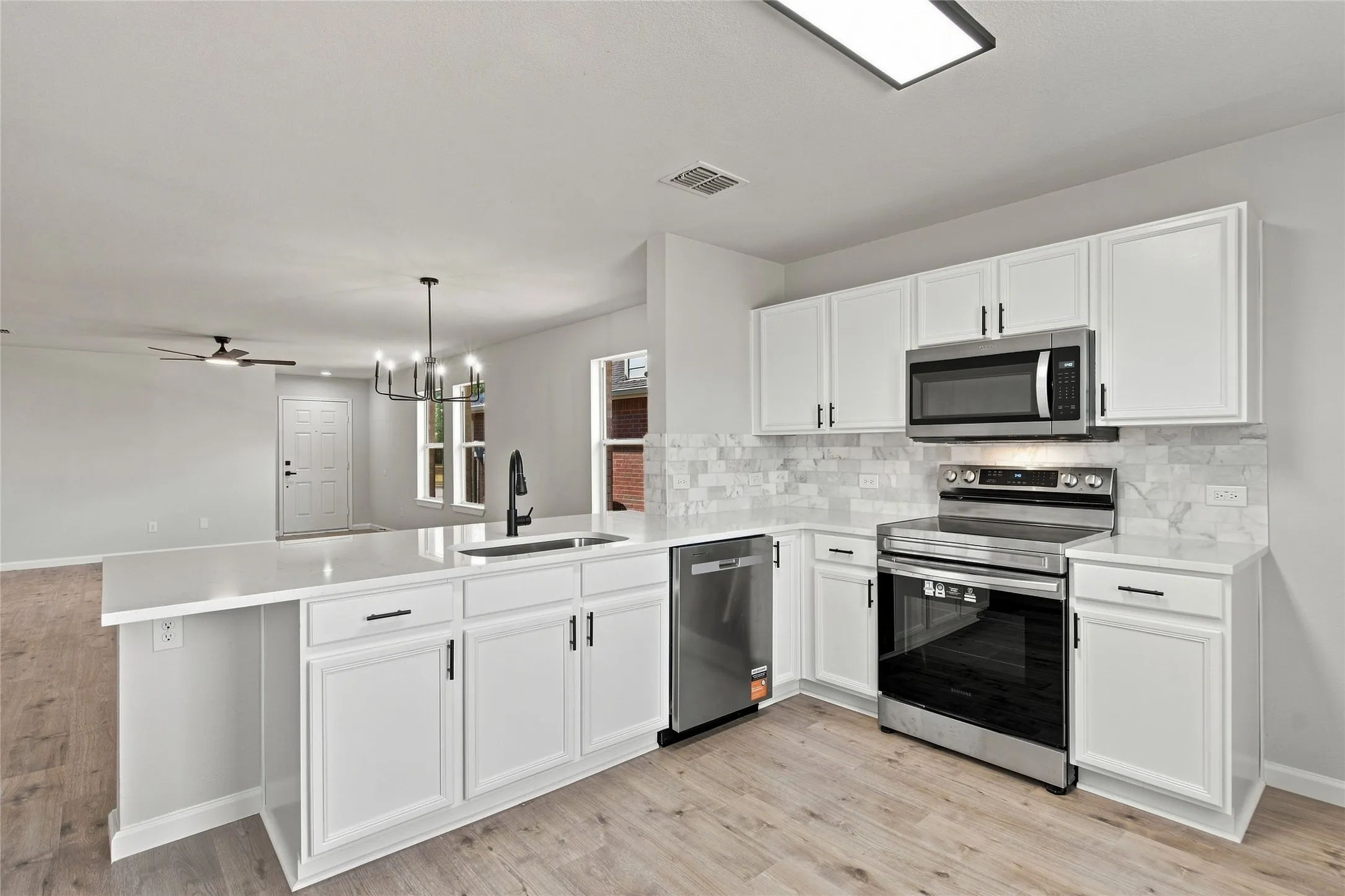 Single Family Residence For Sale in Denton County , 2708 Morning Song Drive, Little Elm, Texas 75068, 3 Bedroom, 2 Bathroom, 2 Garage spaces, 1,615 Sqft, built in 2005, mls#21377195, Real Estate Agent in Little Elm, Homes For Sale in Denton county, Homes For Sale in Little Elm, Realtor in Little Elm Texas, Real Estate Brokerage Independent Realty Texas, Luminita Cordes Realtor