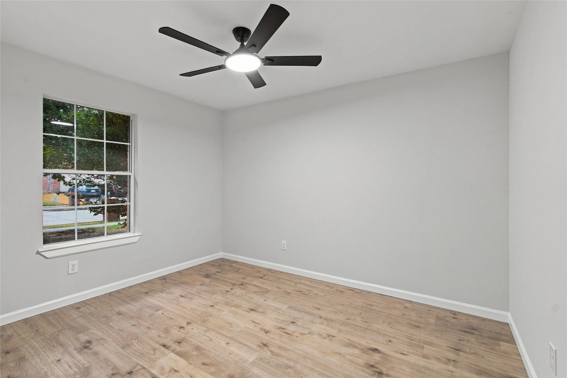 Single Family Residence For Sale in Denton County , 2708 Morning Song Drive, Little Elm, Texas 75068, 3 Bedroom, 2 Bathroom, 2 Garage spaces, 1,615 Sqft, built in 2005, mls#21377195, Real Estate Agent in Little Elm, Homes For Sale in Denton county, Homes For Sale in Little Elm, Realtor in Little Elm Texas, Real Estate Brokerage Independent Realty Texas, Luminita Cordes Realtor