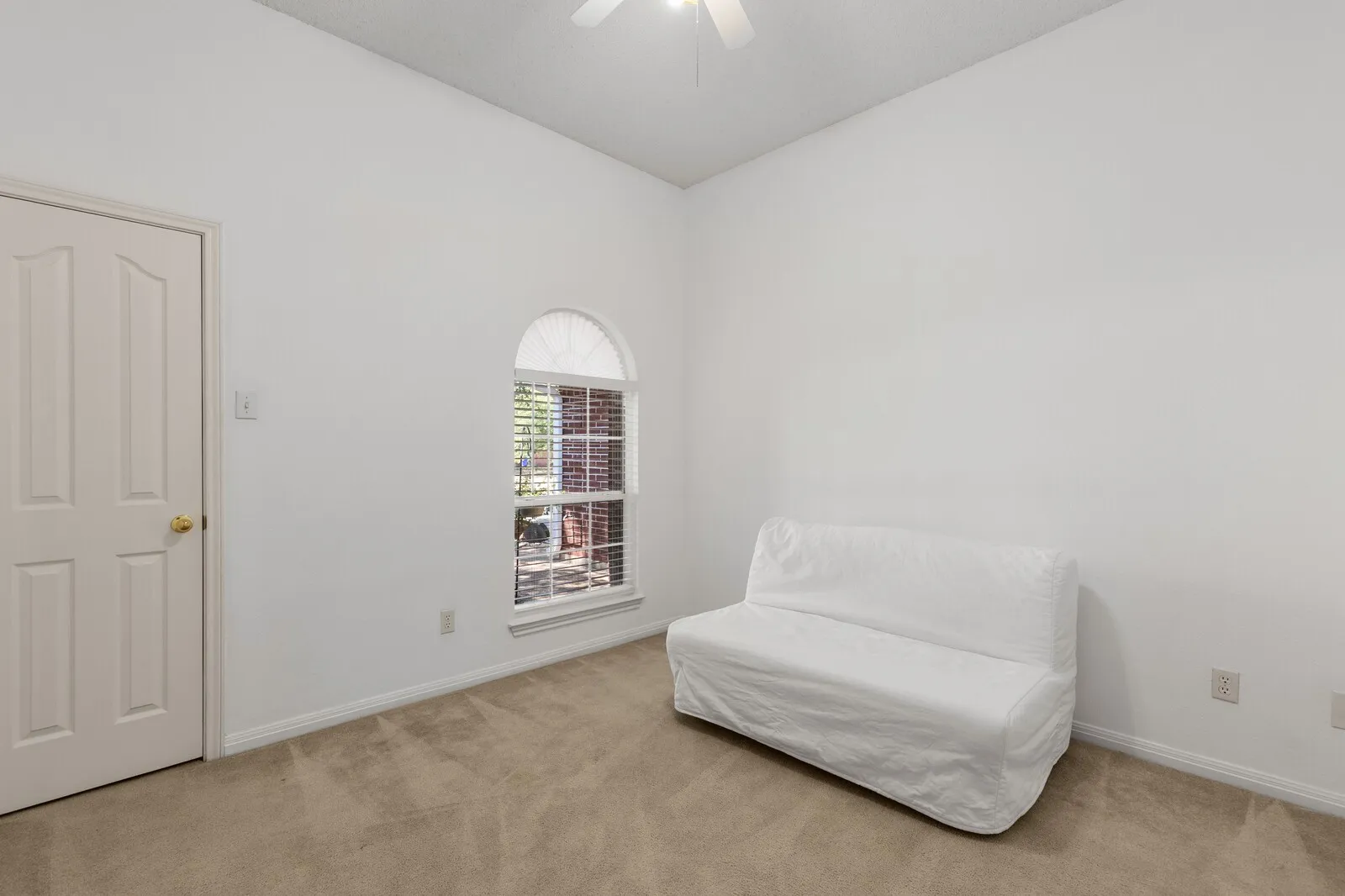 Single Family Residence For Sale in Mc Lennan County , 2800 Comanche Trail, Waco, Texas 76712, 3 Bedroom, 2 Bathroom, 2 Garage spaces, 1,572 Sqft, built in 1998, mls#21379006, Real Estate Agent in Waco, Homes For Sale in Mc Lennan county, Homes For Sale in Waco, Realtor in Waco Texas, Real Estate Brokerage Independent Realty Texas, Luminita Cordes Realtor