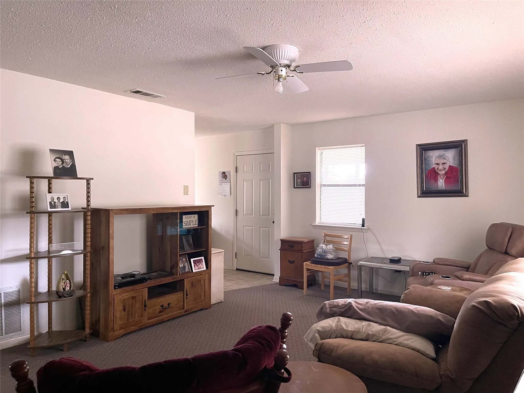 Single Family Residence For Sale in Freestone County , 113 Fcr 523, Fairfield, Texas 75840, 2 Bedroom, 1 Bathroom, Garage spaces, 866 Sqft, built in 1975, mls#21369787, Real Estate Agent in Fairfield, Homes For Sale in Freestone county, Homes For Sale in Fairfield, Realtor in Fairfield Texas, Real Estate Brokerage Independent Realty Texas, Luminita Cordes Realtor