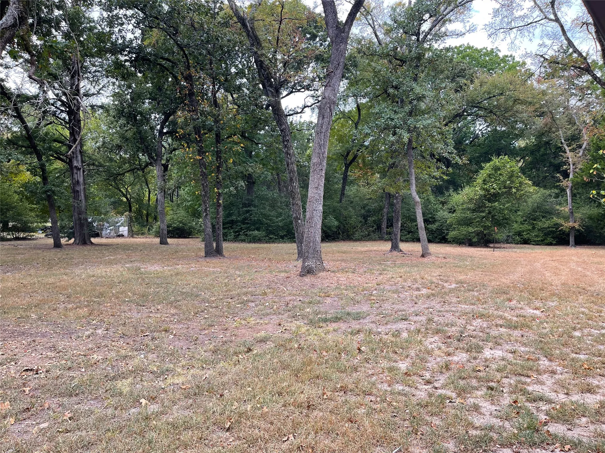 Single Family Residence For Sale in Freestone County , 113 Fcr 523, Fairfield, Texas 75840, 2 Bedroom, 1 Bathroom, Garage spaces, 866 Sqft, built in 1975, mls#21369787, Real Estate Agent in Fairfield, Homes For Sale in Freestone county, Homes For Sale in Fairfield, Realtor in Fairfield Texas, Real Estate Brokerage Independent Realty Texas, Luminita Cordes Realtor