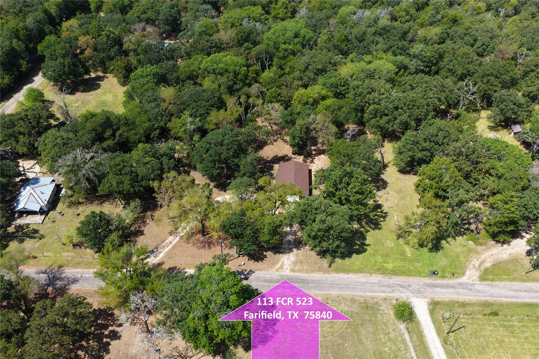 Single Family Residence For Sale in Freestone County , 113 Fcr 523, Fairfield, Texas 75840, 2 Bedroom, 1 Bathroom, Garage spaces, 866 Sqft, built in 1975, mls#21369787, Real Estate Agent in Fairfield, Homes For Sale in Freestone county, Homes For Sale in Fairfield, Realtor in Fairfield Texas, Real Estate Brokerage Independent Realty Texas, Luminita Cordes Realtor