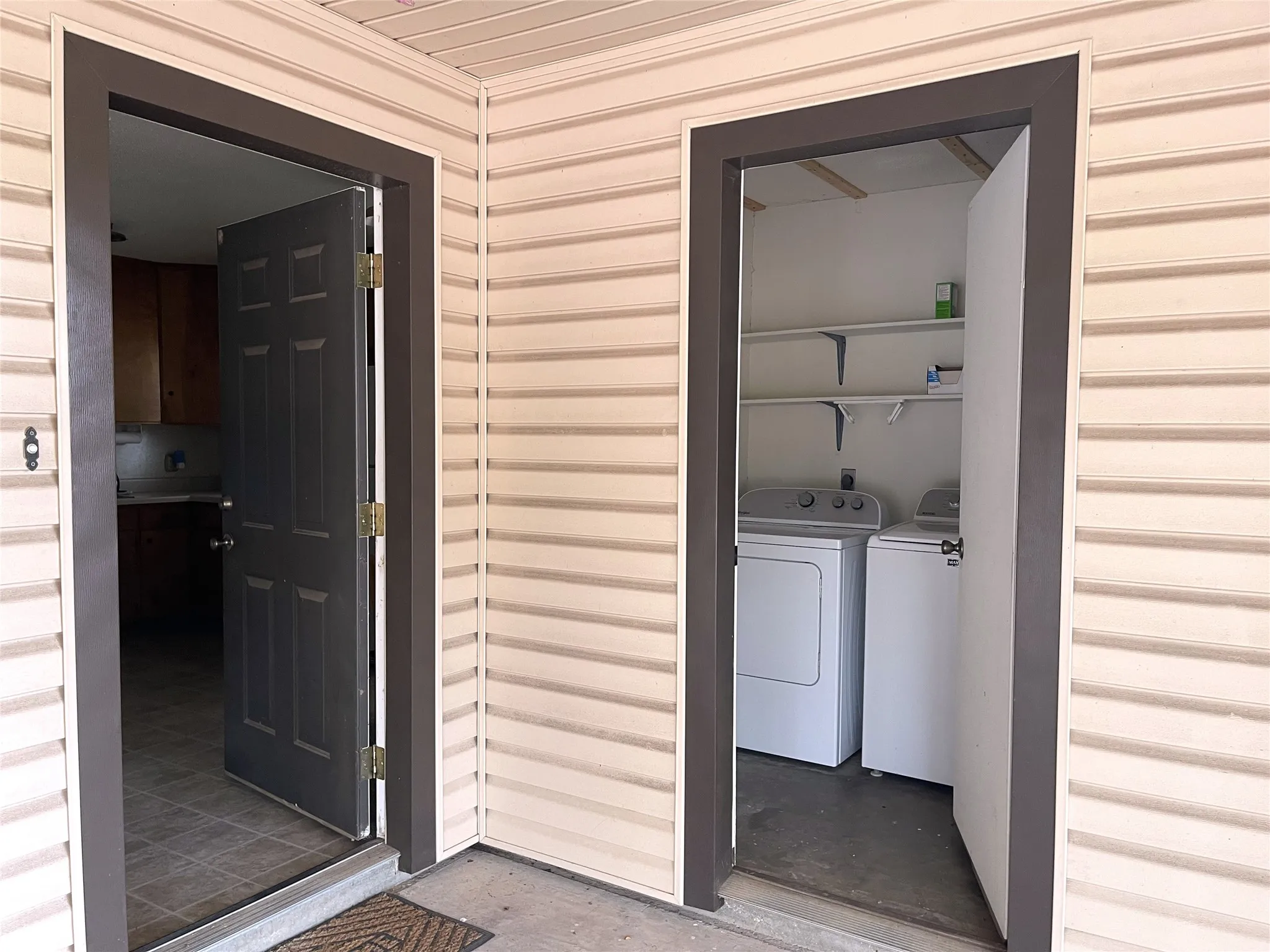 Single Family Residence For Sale in Freestone County , 113 Fcr 523, Fairfield, Texas 75840, 2 Bedroom, 1 Bathroom, Garage spaces, 866 Sqft, built in 1975, mls#21369787, Real Estate Agent in Fairfield, Homes For Sale in Freestone county, Homes For Sale in Fairfield, Realtor in Fairfield Texas, Real Estate Brokerage Independent Realty Texas, Luminita Cordes Realtor