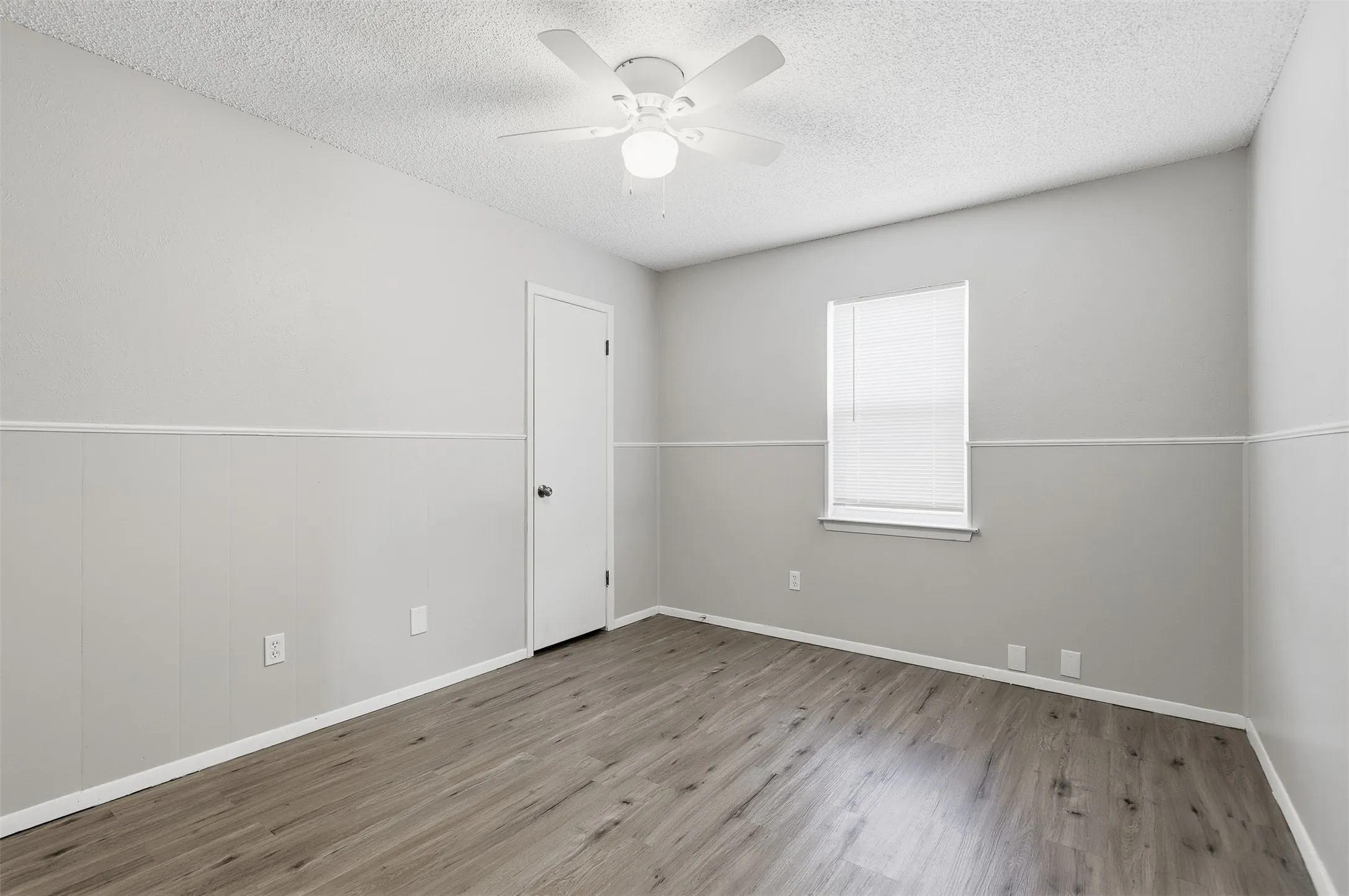 Duplex For Rent in Parker County , 217 Joyce Street B, Weatherford, Texas 76085, 2 Bedroom, 1 Bathroom, Garage spaces, 3,356 Sqft, built in 1978, mls#21379020, Real Estate Agent in Weatherford, Homes For Rent in Parker county, Homes For Rent in Weatherford, Realtor in Weatherford Texas, Real Estate Brokerage Independent Realty Texas, Luminita Cordes Realtor