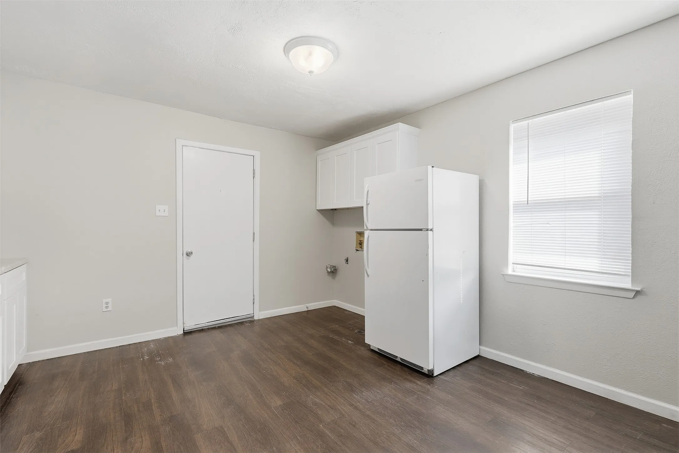 Duplex For Rent in Parker County , 217 Joyce Street B, Weatherford, Texas 76085, 2 Bedroom, 1 Bathroom, Garage spaces, 3,356 Sqft, built in 1978, mls#21379020, Real Estate Agent in Weatherford, Homes For Rent in Parker county, Homes For Rent in Weatherford, Realtor in Weatherford Texas, Real Estate Brokerage Independent Realty Texas, Luminita Cordes Realtor