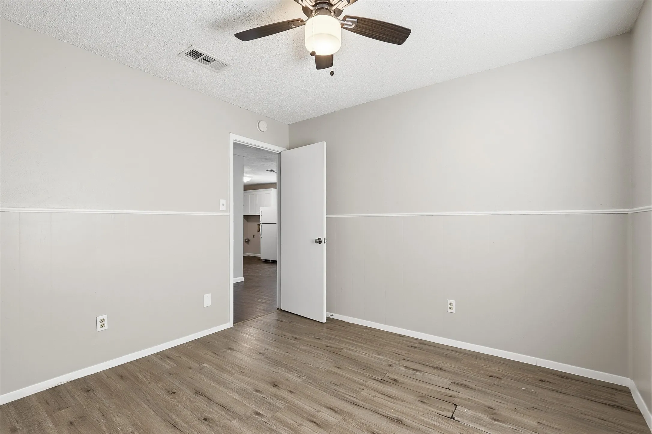 Duplex For Rent in Parker County , 217 Joyce Street B, Weatherford, Texas 76085, 2 Bedroom, 1 Bathroom, Garage spaces, 3,356 Sqft, built in 1978, mls#21379020, Real Estate Agent in Weatherford, Homes For Rent in Parker county, Homes For Rent in Weatherford, Realtor in Weatherford Texas, Real Estate Brokerage Independent Realty Texas, Luminita Cordes Realtor