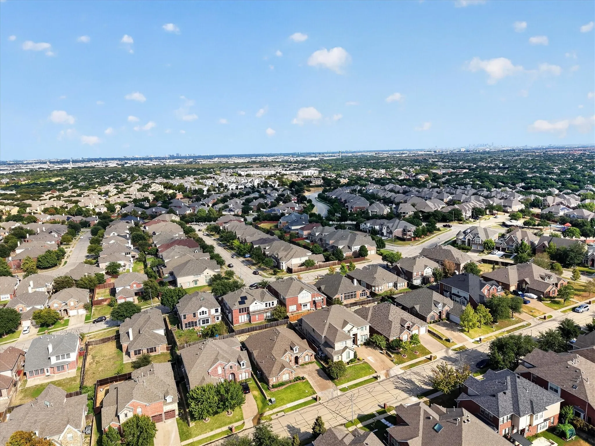 Single Family Residence For Sale in Dallas County , 10328 Offshore Drive, Irving, Texas 75063, 3 Bedroom, 3 Bathroom, 2 Garage spaces, 2,463 Sqft, built in 2004, mls#21378375, Real Estate Agent in Irving, Homes For Sale in Dallas county, Homes For Sale in Irving, Realtor in Irving Texas, Real Estate Brokerage Independent Realty Texas, Luminita Cordes Realtor