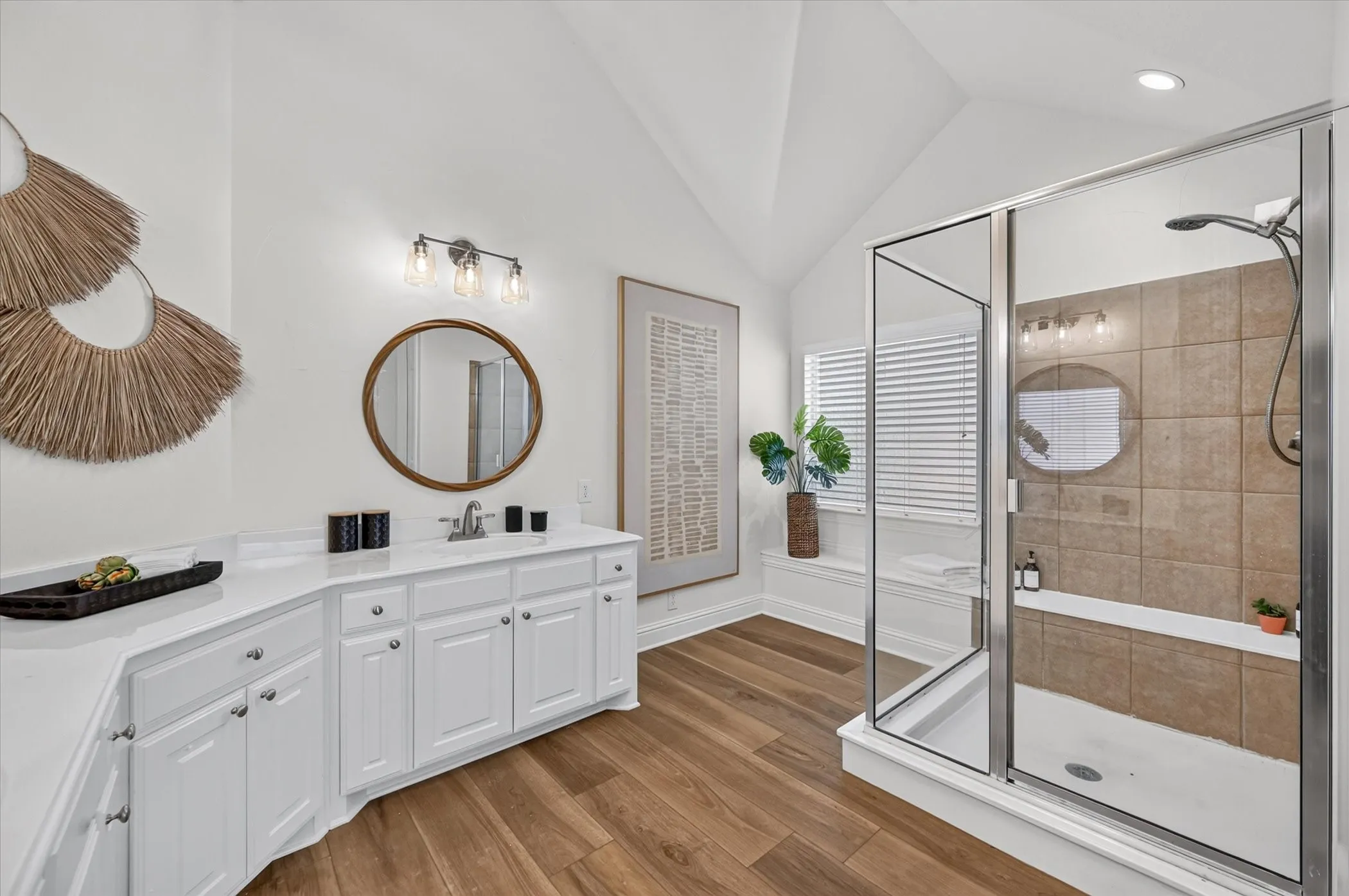 Single Family Residence For Sale in Dallas County , 10328 Offshore Drive, Irving, Texas 75063, 3 Bedroom, 3 Bathroom, 2 Garage spaces, 2,463 Sqft, built in 2004, mls#21378375, Real Estate Agent in Irving, Homes For Sale in Dallas county, Homes For Sale in Irving, Realtor in Irving Texas, Real Estate Brokerage Independent Realty Texas, Luminita Cordes Realtor