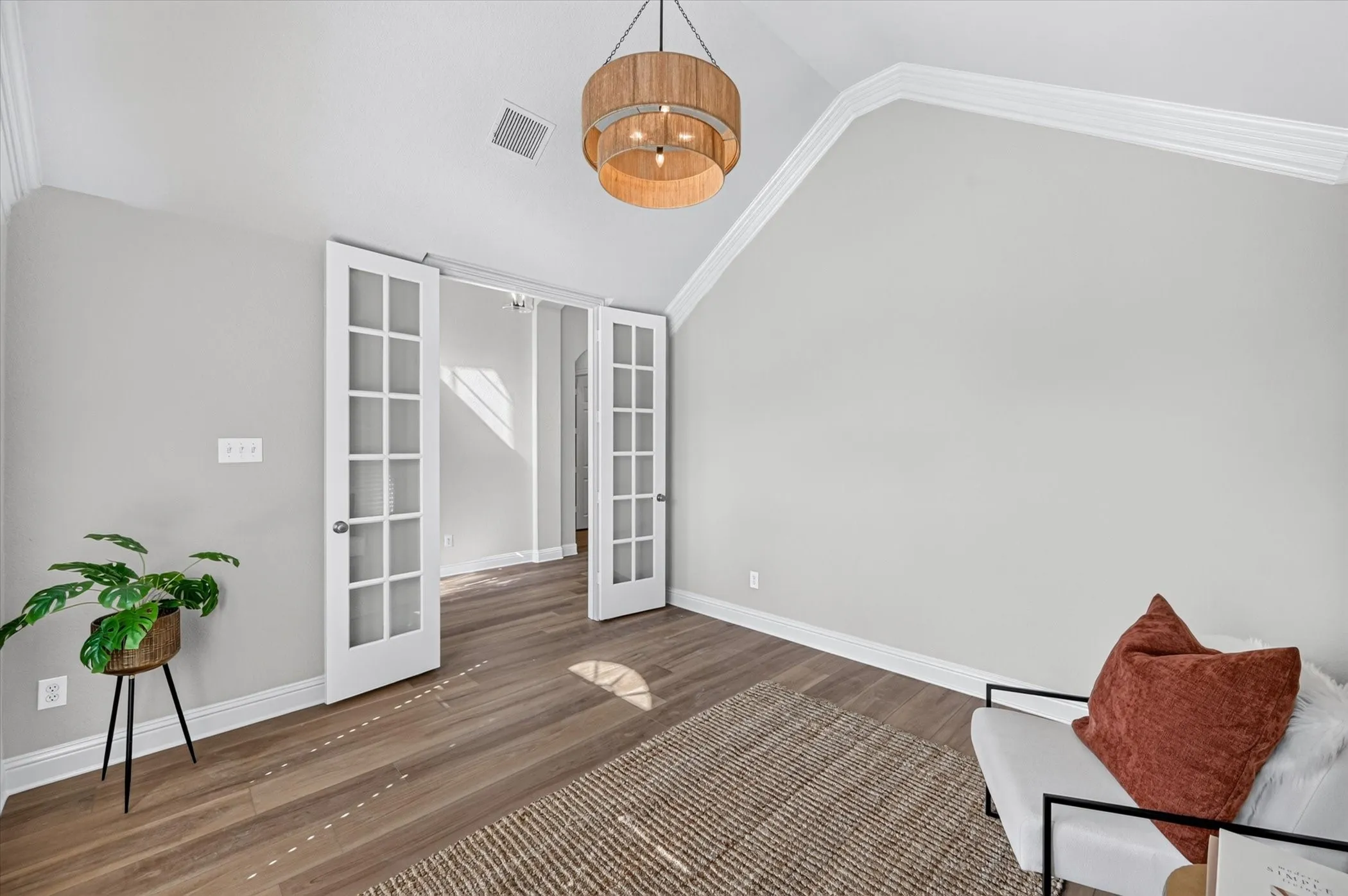 Single Family Residence For Sale in Dallas County , 10328 Offshore Drive, Irving, Texas 75063, 3 Bedroom, 3 Bathroom, 2 Garage spaces, 2,463 Sqft, built in 2004, mls#21378375, Real Estate Agent in Irving, Homes For Sale in Dallas county, Homes For Sale in Irving, Realtor in Irving Texas, Real Estate Brokerage Independent Realty Texas, Luminita Cordes Realtor