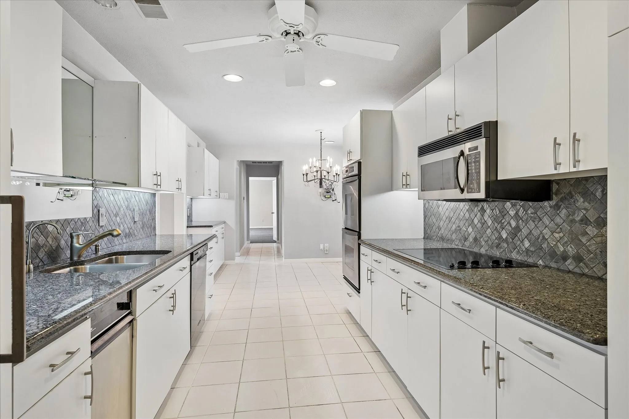 Single Family Residence For Sale in Dallas County , 4108 Myerwood Lane, Dallas, Texas 75244, 3 Bedroom, 4 Bathroom, 2 Garage spaces, 3,149 Sqft, built in 1967, mls#21370911, Real Estate Agent in Dallas, Homes For Sale in Dallas county, Homes For Sale in Dallas, Realtor in Dallas Texas, Real Estate Brokerage Independent Realty Texas, Luminita Cordes Realtor