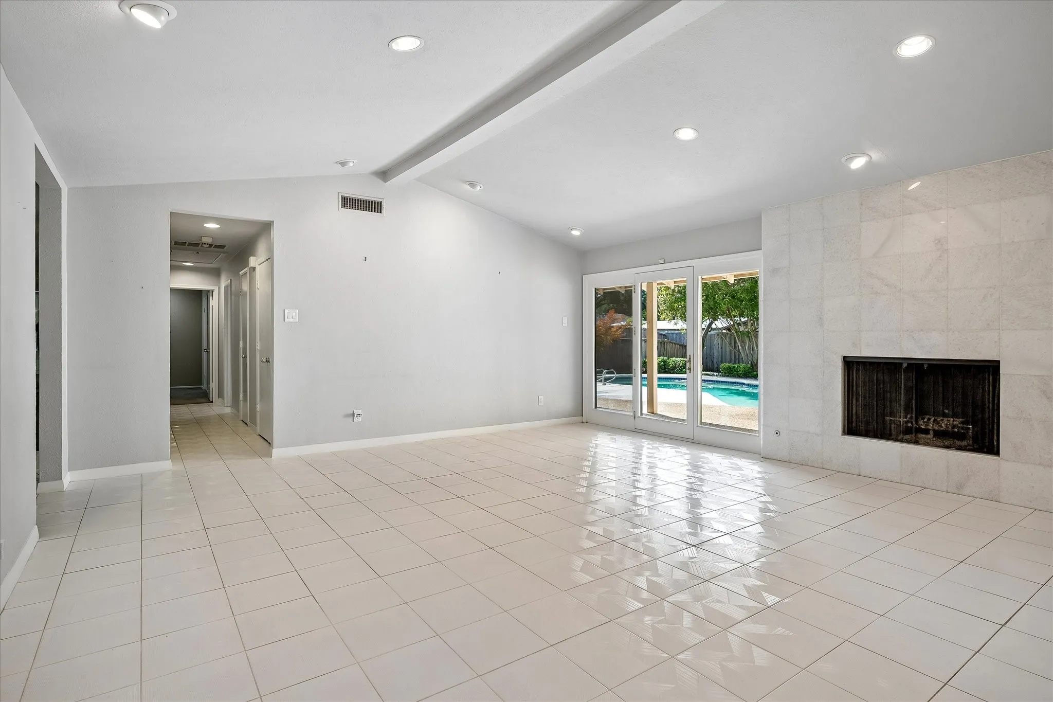 Single Family Residence For Sale in Dallas County , 4108 Myerwood Lane, Dallas, Texas 75244, 3 Bedroom, 4 Bathroom, 2 Garage spaces, 3,149 Sqft, built in 1967, mls#21370911, Real Estate Agent in Dallas, Homes For Sale in Dallas county, Homes For Sale in Dallas, Realtor in Dallas Texas, Real Estate Brokerage Independent Realty Texas, Luminita Cordes Realtor