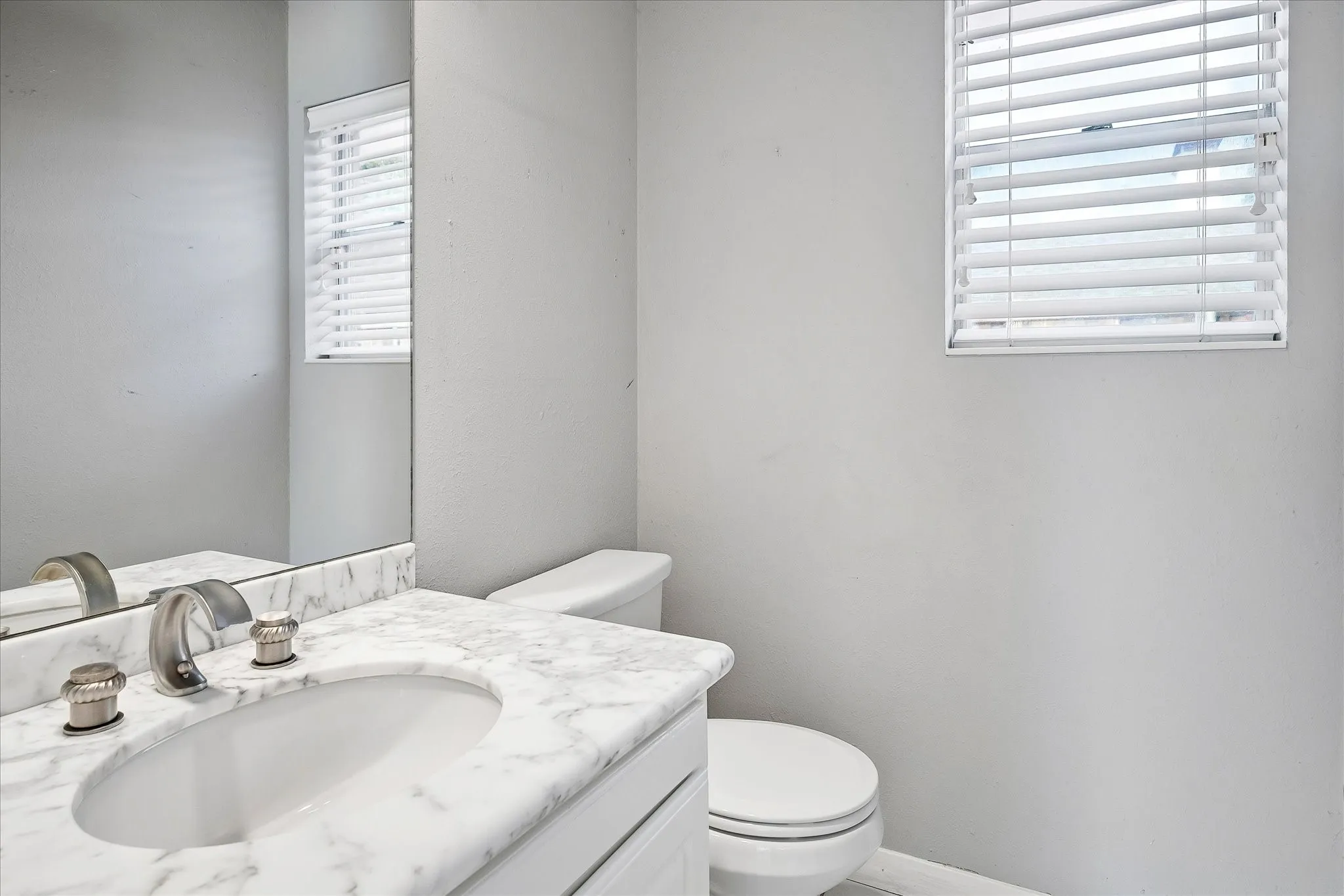 Single Family Residence For Sale in Dallas County , 4108 Myerwood Lane, Dallas, Texas 75244, 3 Bedroom, 4 Bathroom, 2 Garage spaces, 3,149 Sqft, built in 1967, mls#21370911, Real Estate Agent in Dallas, Homes For Sale in Dallas county, Homes For Sale in Dallas, Realtor in Dallas Texas, Real Estate Brokerage Independent Realty Texas, Luminita Cordes Realtor