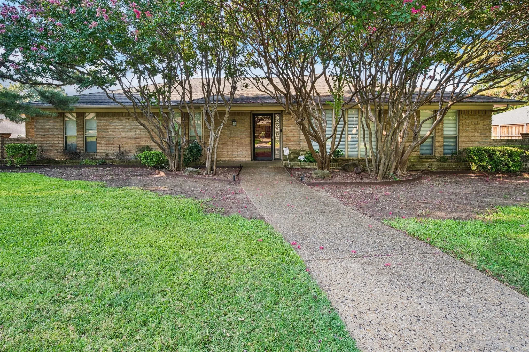 Single Family Residence For Sale in Dallas County , 4108 Myerwood Lane, Dallas, Texas 75244, 3 Bedroom, 4 Bathroom, 2 Garage spaces, 3,149 Sqft, built in 1967, mls#21370911, Real Estate Agent in Dallas, Homes For Sale in Dallas county, Homes For Sale in Dallas, Realtor in Dallas Texas, Real Estate Brokerage Independent Realty Texas, Luminita Cordes Realtor